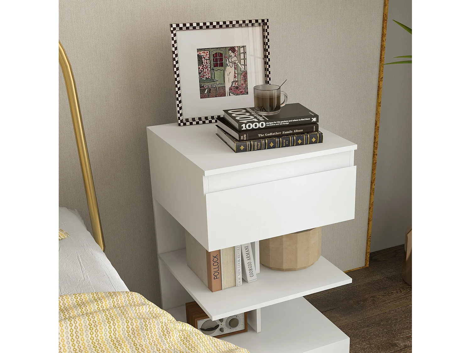 Comodino moderno bianco con un cassetto e 2 ripiani