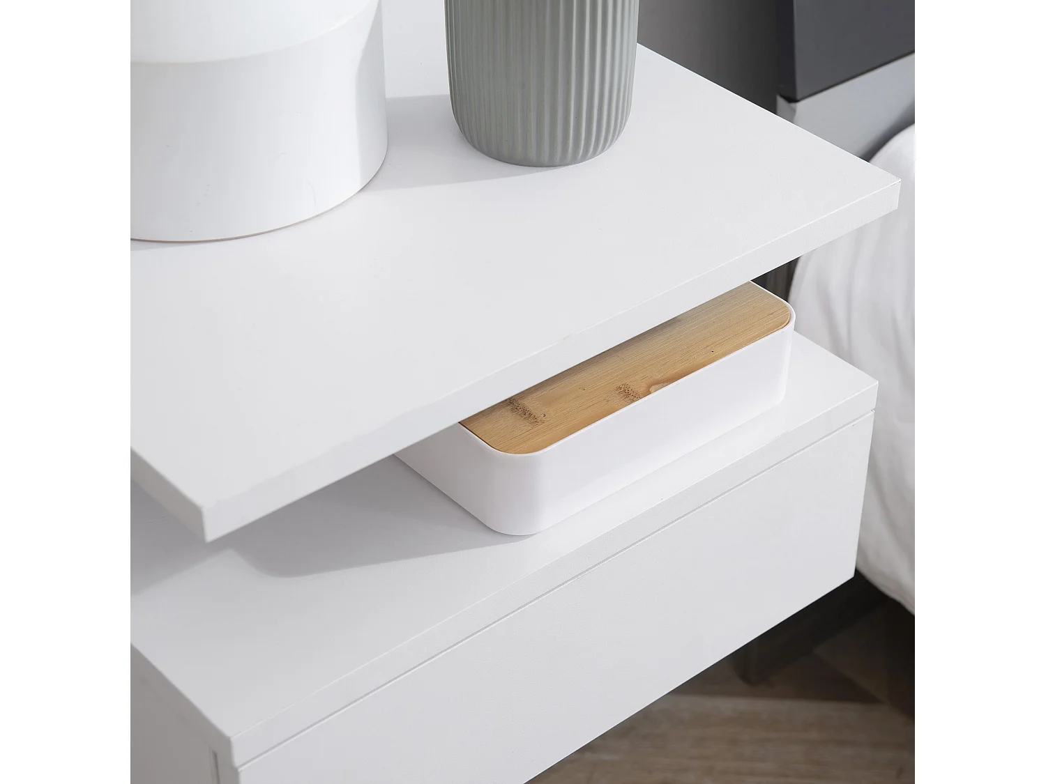 Set 2 comodini sospesi con cassetto e mensola 35x32x22.5cm