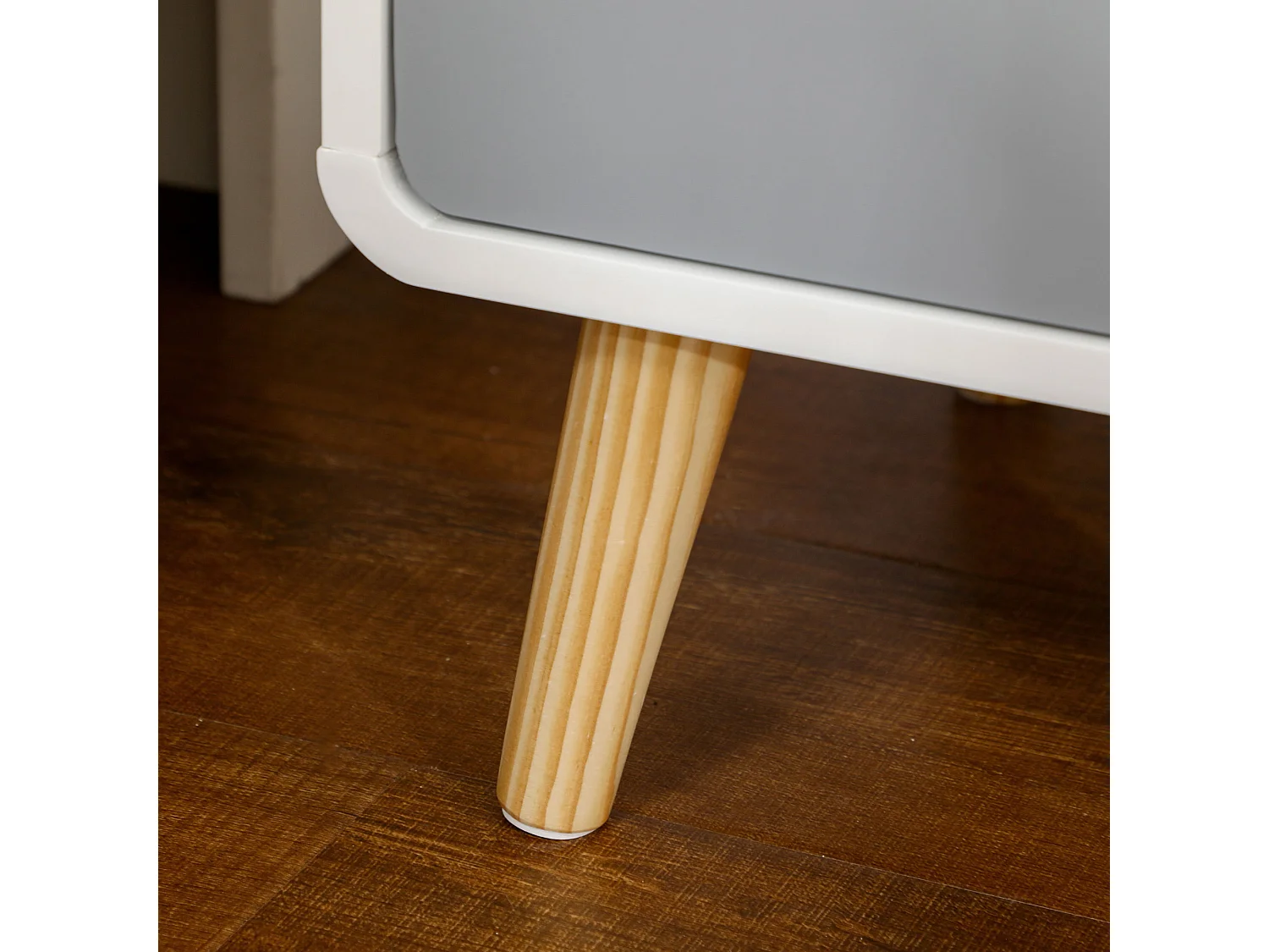 Comodino con cassetto in mdf e legno di pino in stile nordico