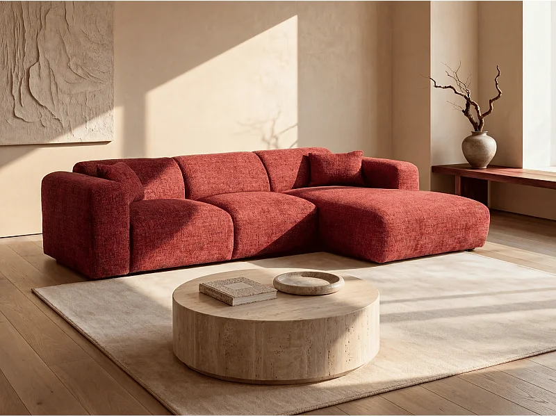 Grand canapé d'angle droit en tissu texturé rouge POGNI de Maison Céphy