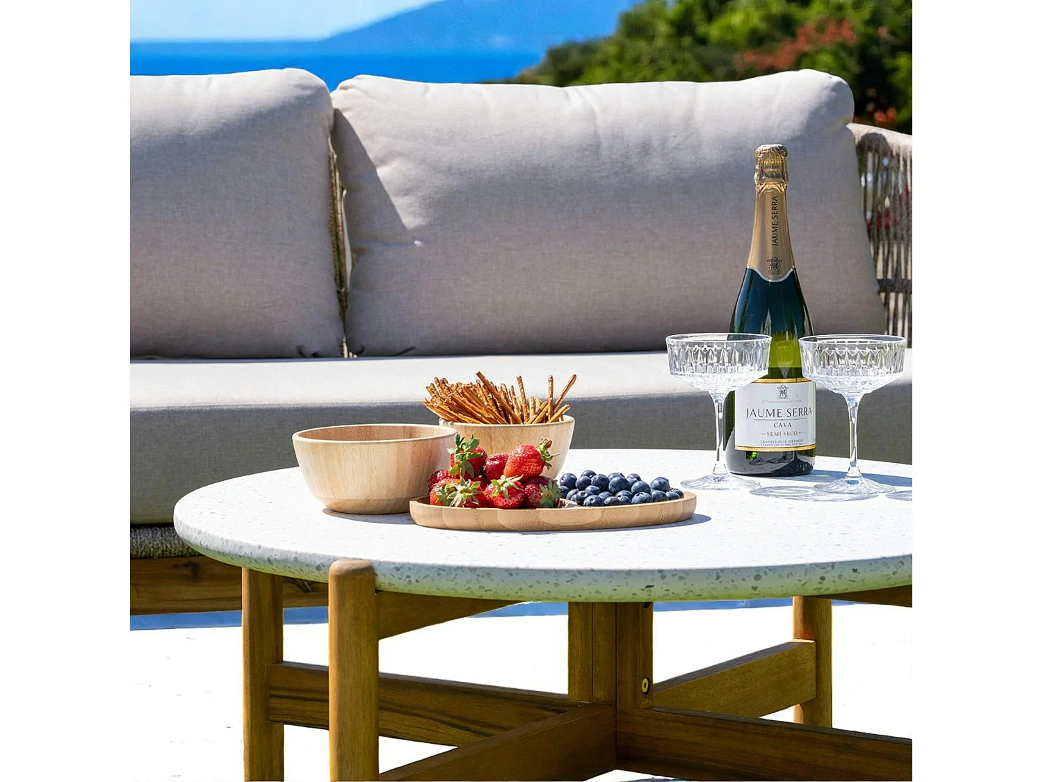 Salon de jardin en bois d'acacia et corde (1 canapé, 2 fauteuils, 1 table basse ronde) MENDOZA