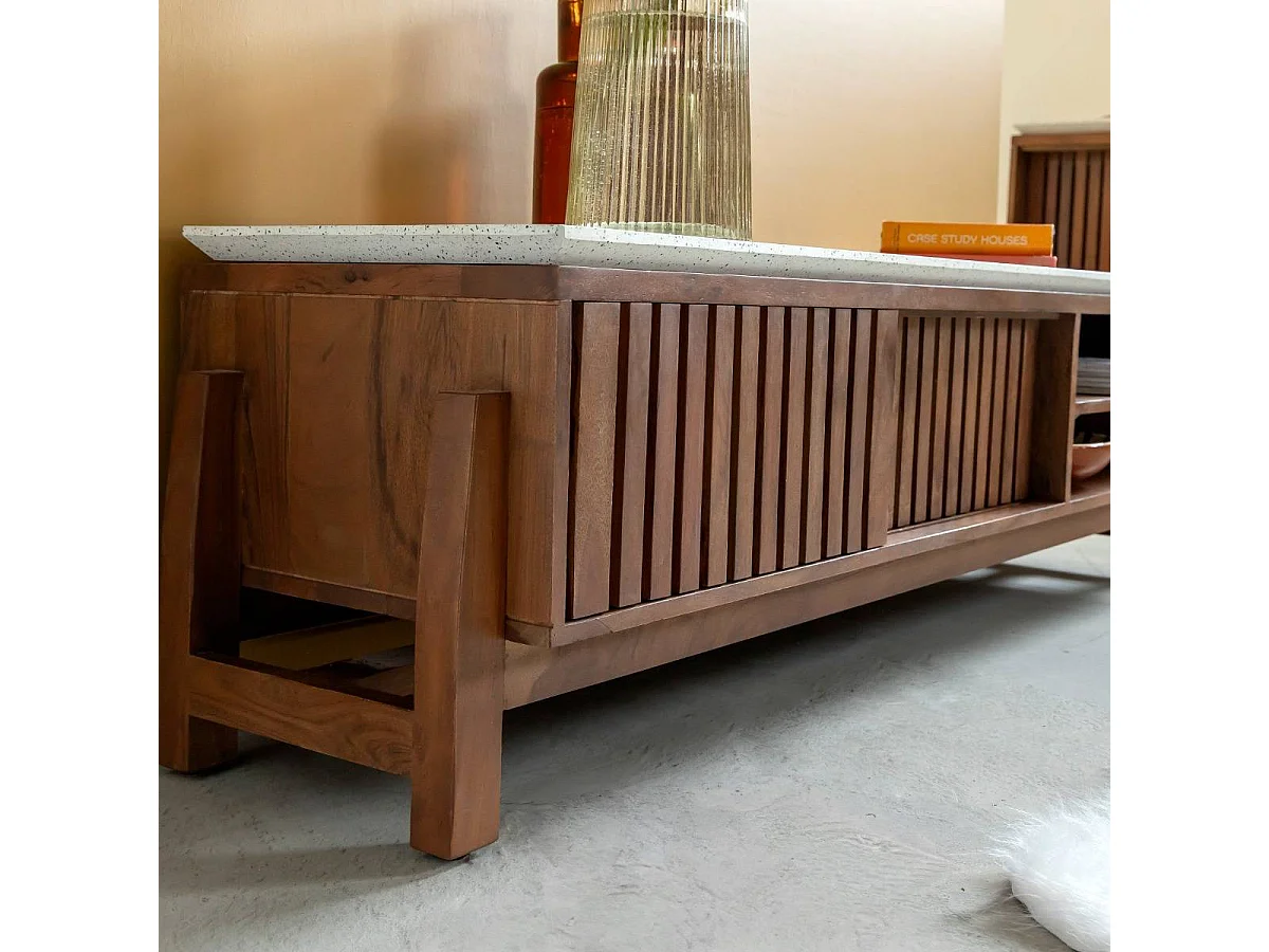 Meuble TV en bois d'acacia et terrazzo Kaelis