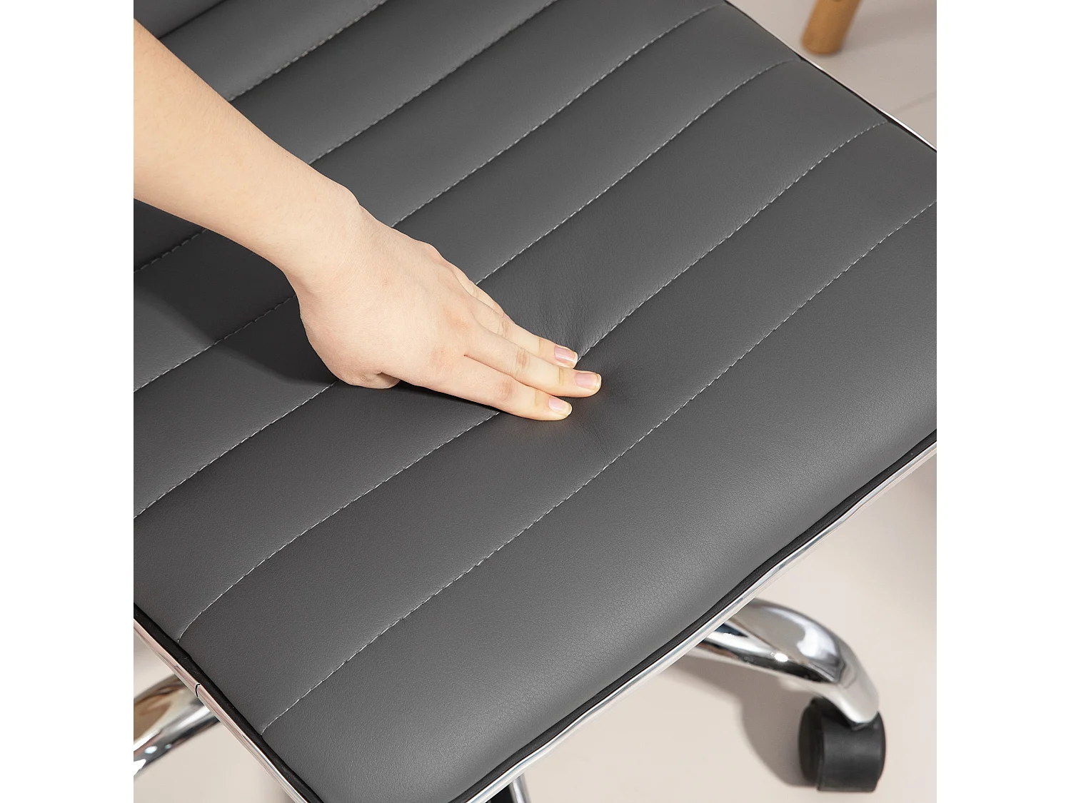 Sedia da ufficio con altezza regolabile e girevole in pelle pu grigio