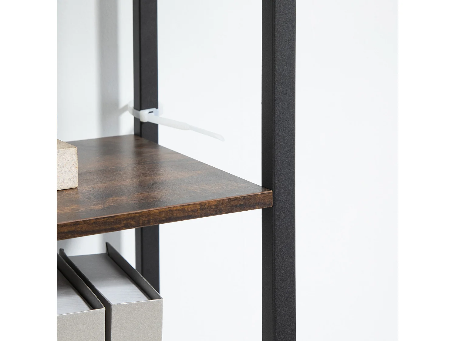 Libreria angolare in legno stile industriale con 5 ripiani