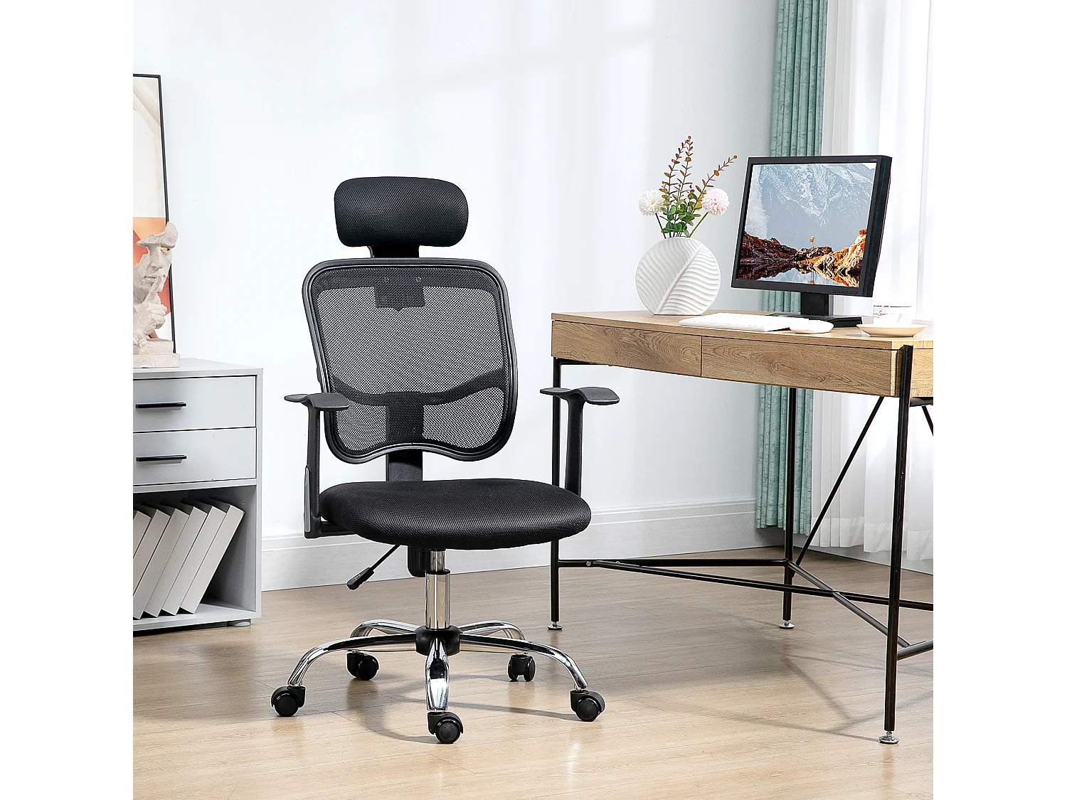 Sedia da ufficio ergonomica e regolabile con poggiatesta nero