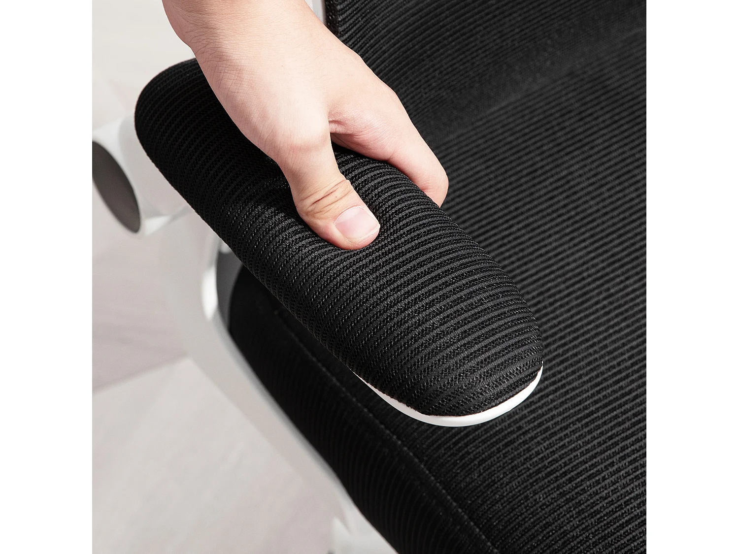 Sedia da ufficio ergonomica con poggiatesta e altezza regolabili nero