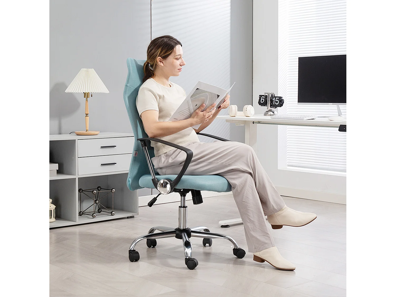 Sedia da ufficio ergonomica regolabile in tessuto a rete verde chiaro