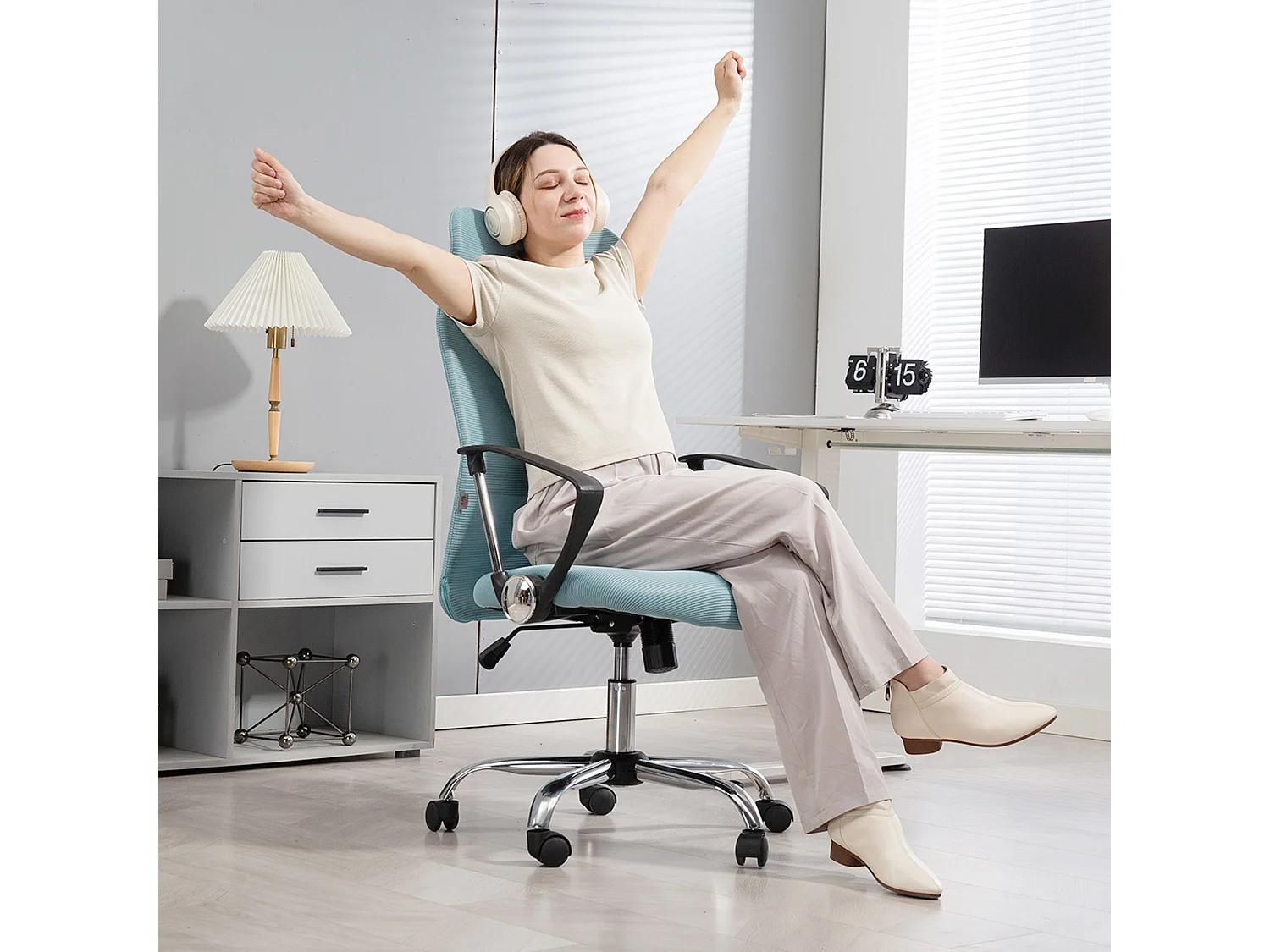 Sedia da ufficio ergonomica regolabile in tessuto a rete verde chiaro