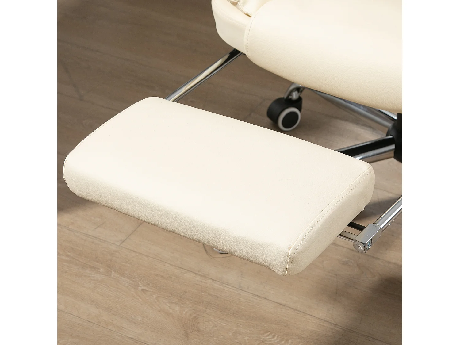 Sedia da ufficio ergonomica e reclinabile con poggiapiedi