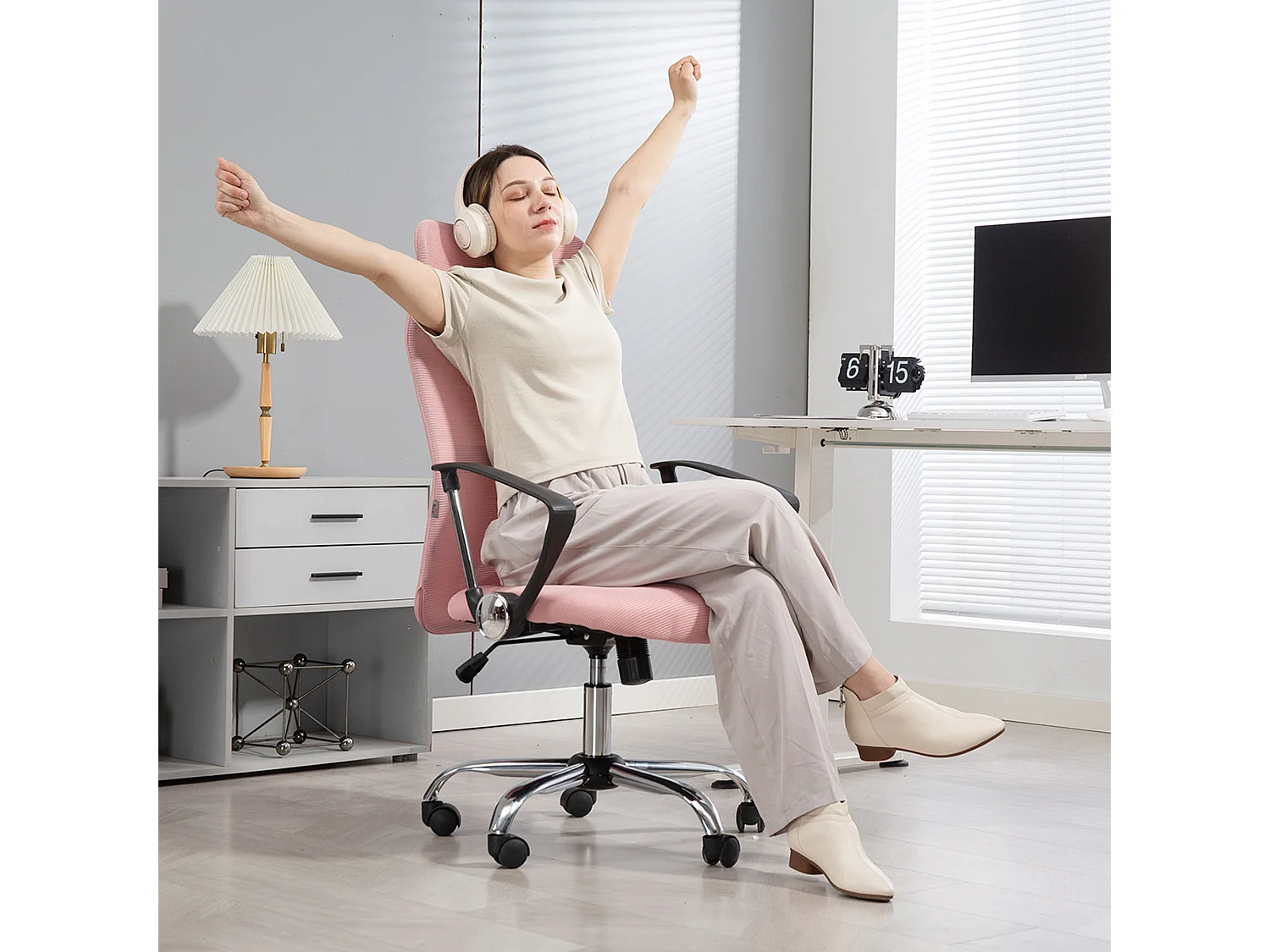 Sedia da ufficio ergonomica regolabile in tessuto a rete rosa