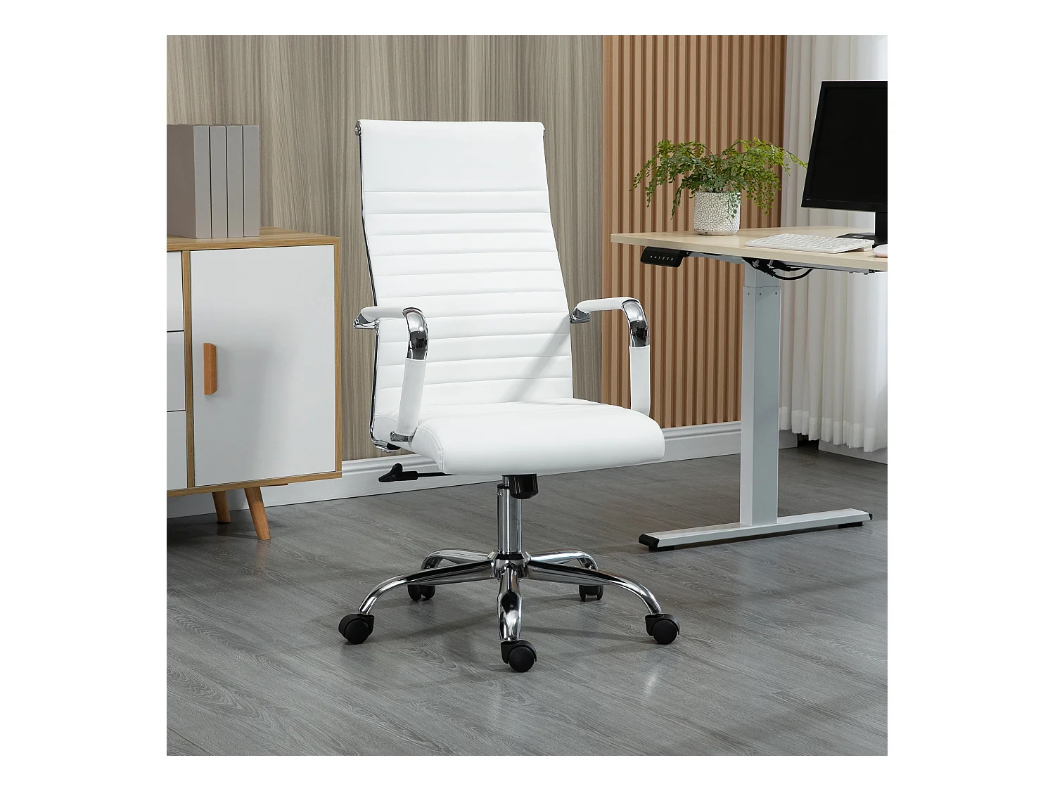 Sedia da ufficio ergonomica e girevole in finta pelle bianco