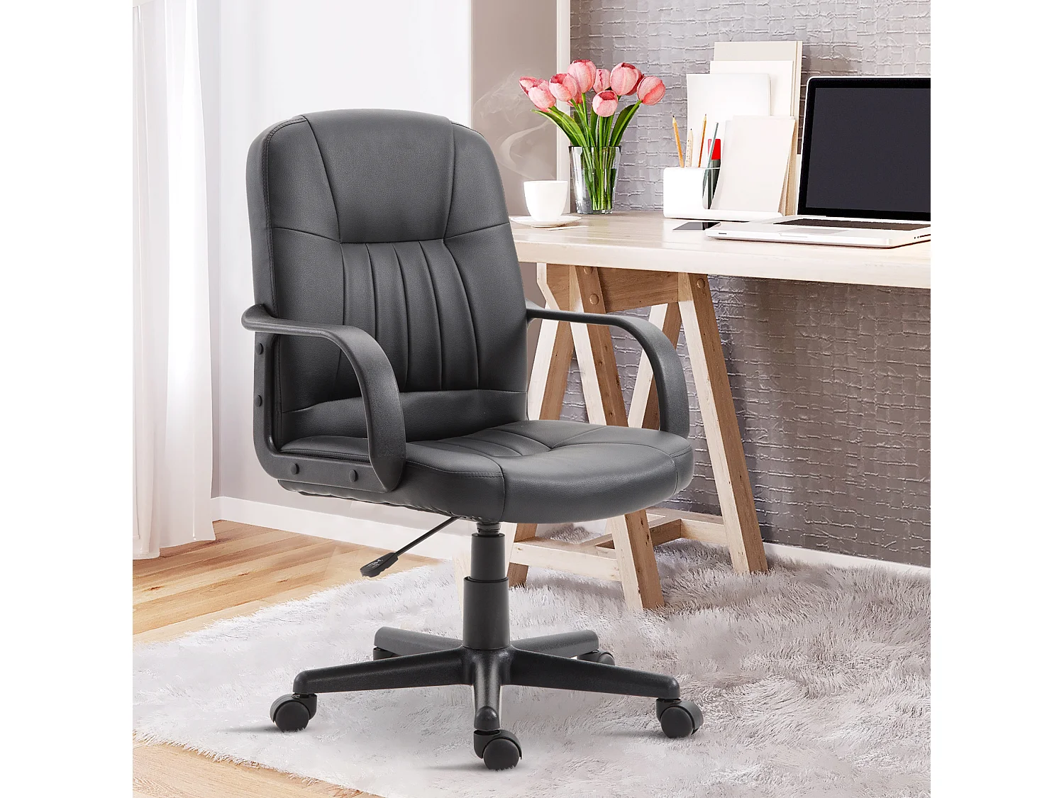 Sedia da ufficio con altezza regolabile in similpelle nero