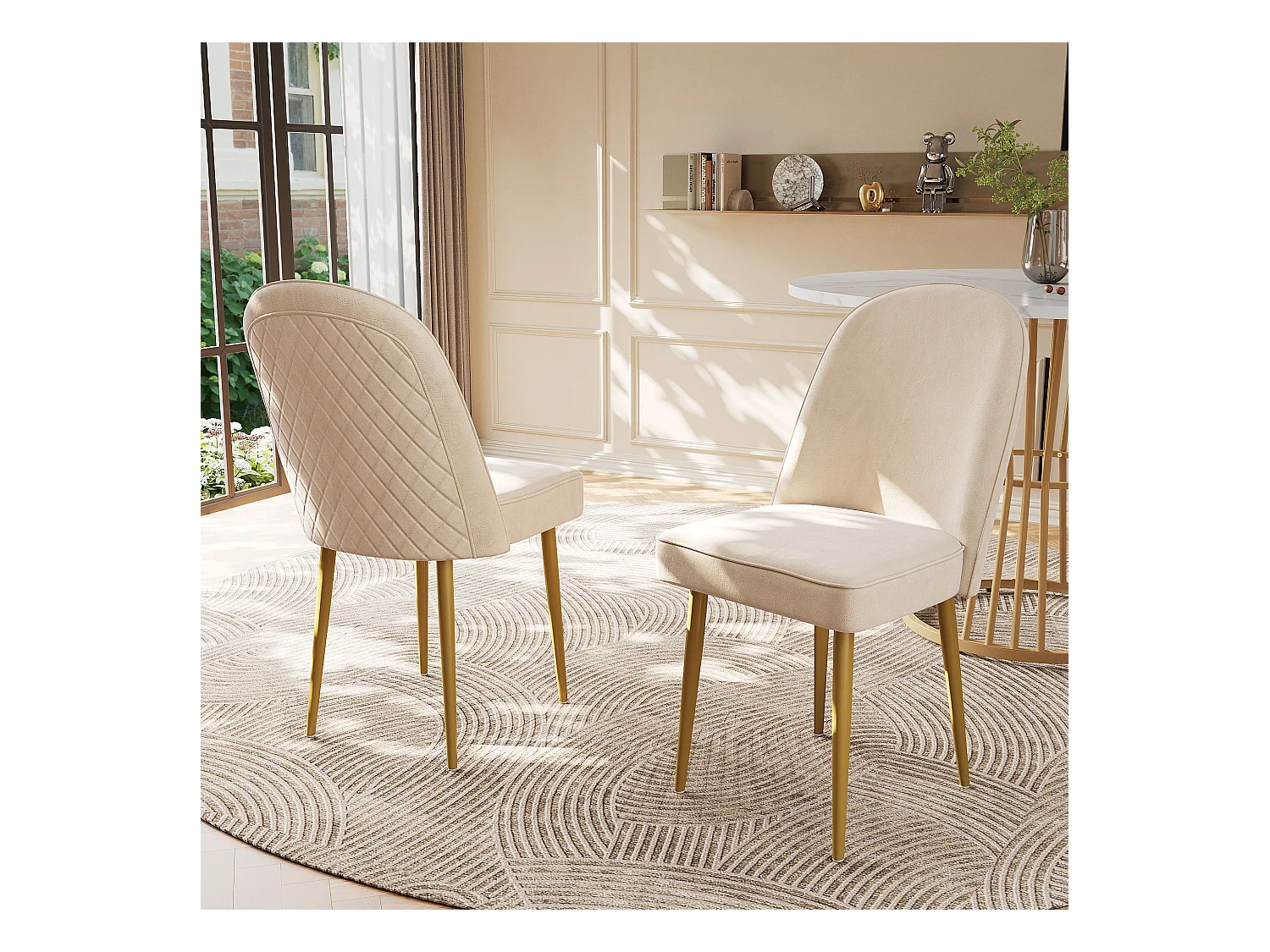 Lot de 2 chaises en velours beige, avec dossier courbé, pieds dorés - pour salle à manger et salon