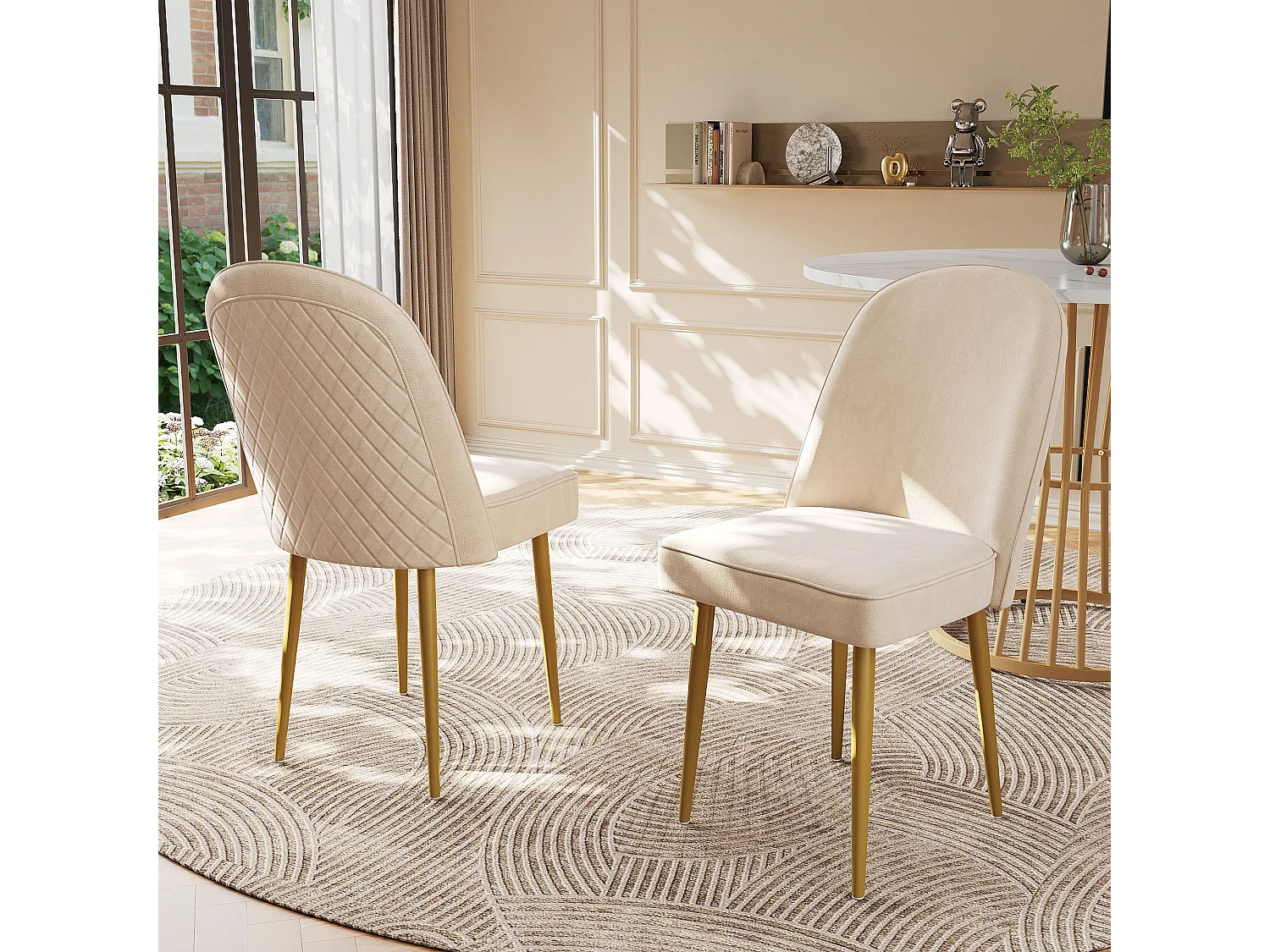 Lot de 2 chaises en velours beige, avec dossier courbé, pieds dorés - pour salle à manger et salon