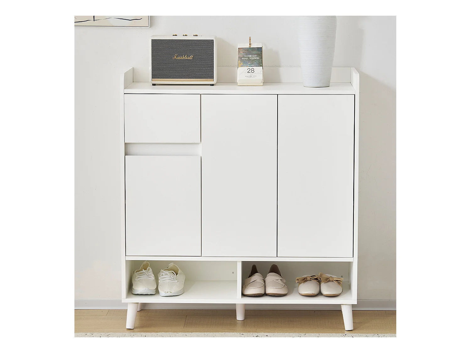 Zapatero de entrada con estantes regulables, 3 puertas y 1 cajón, patas de madera - blanco