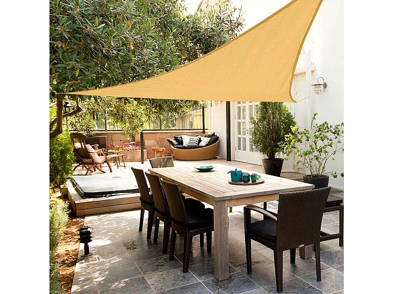 Toldo vela sombreo triangular Aktive Garden protección UV50 poliéster crema 5x5x5m