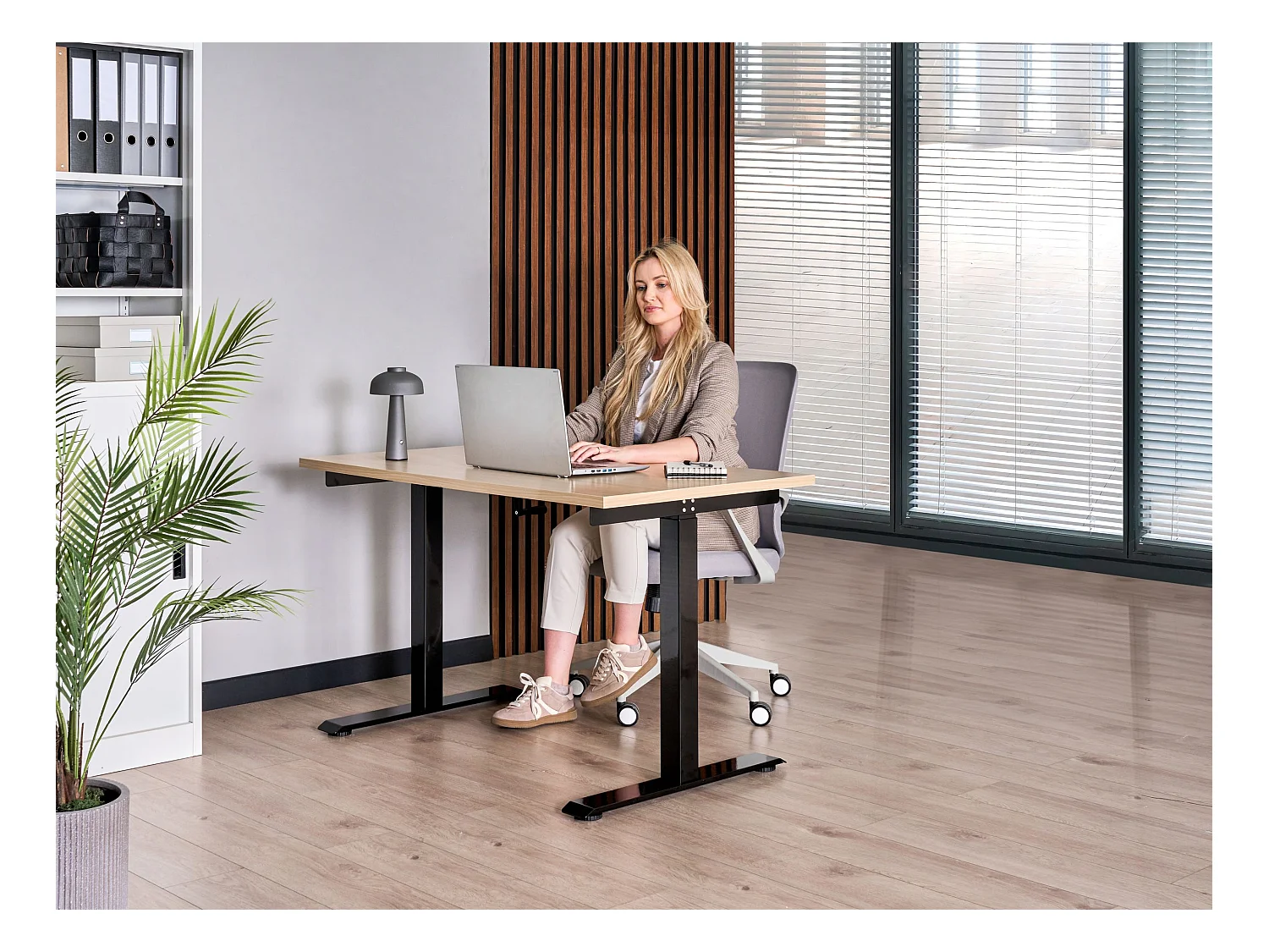 Bureau réglable en hauteur manuellement DESTINES Noir/marron clair 120 cm 60 cm