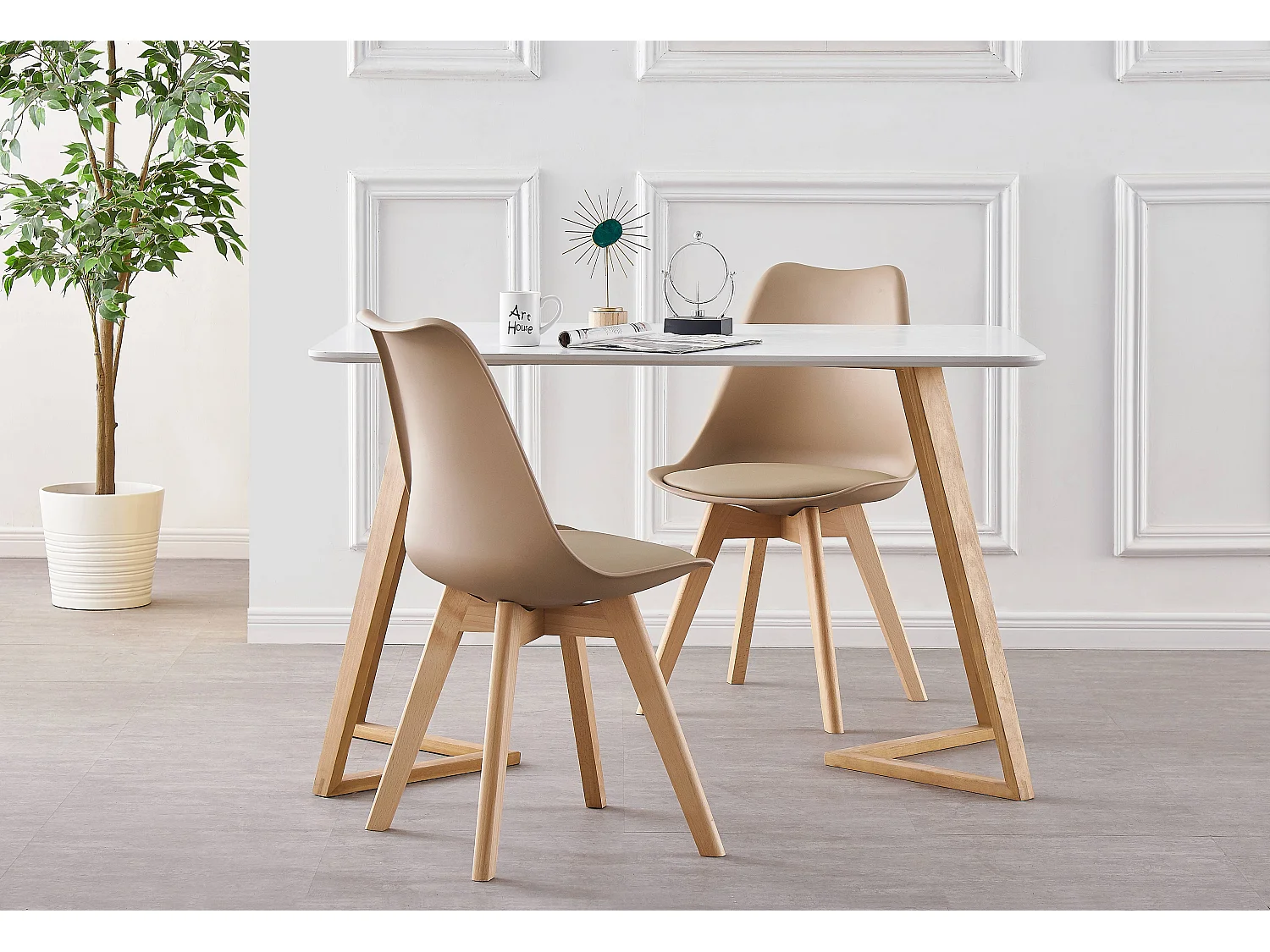 Ensemble de 4 Chaises de Salle à Manger Lorenzo avec Siège en Similicuir Élégant et Pieds en Bois Massif - Parfait pour Salle à Manger, Salon - Beige