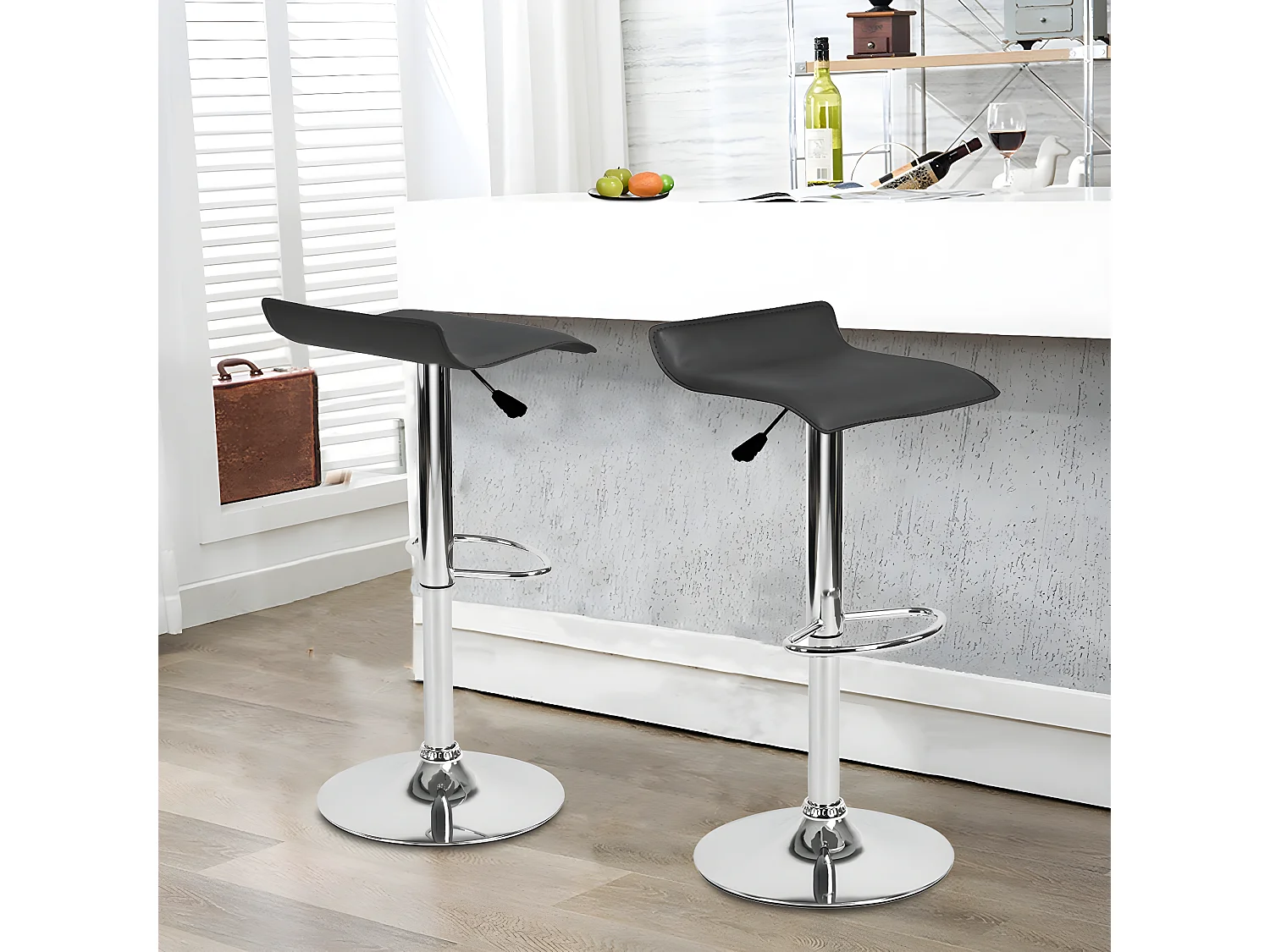 Lot de 2 tabourets de bar pivotants réglables en cuir PU noir avec base chromée et repose-pieds