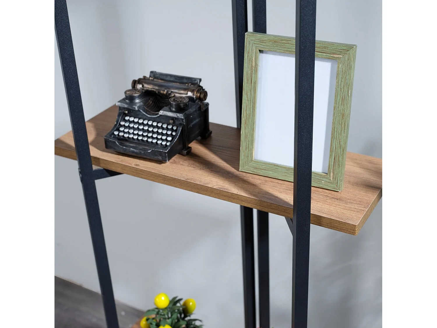 Étagère Bjerringbro à 3 niveaux 150 x 55 x 24 cm effet noyer / noir [en.casa]