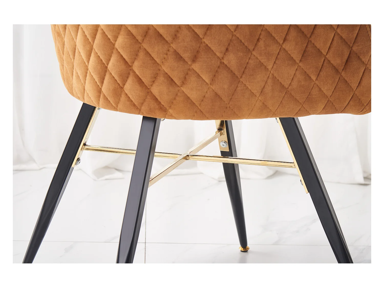 VITTORIO - Lot de 4 Fauteuils Chaises de Salle à Manger en Velours - Pieds Noirs et Dorés en Acier Inoxydable - Marron