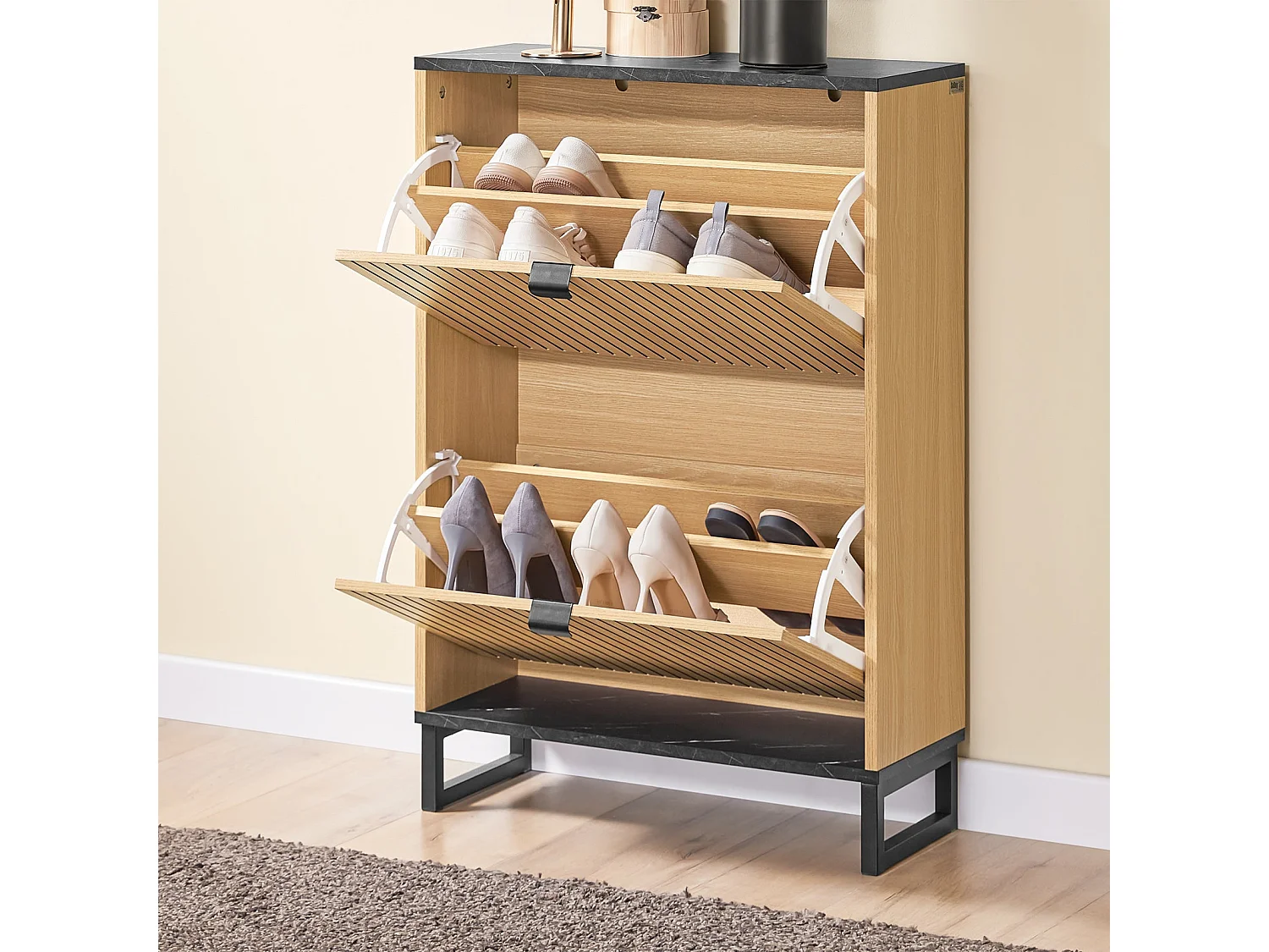 SoBuy Meuble à chaussures moderne à 2 portes pour 8-12 paires avec structure résistante effet marbre noir et bois clair 60x24x88cm