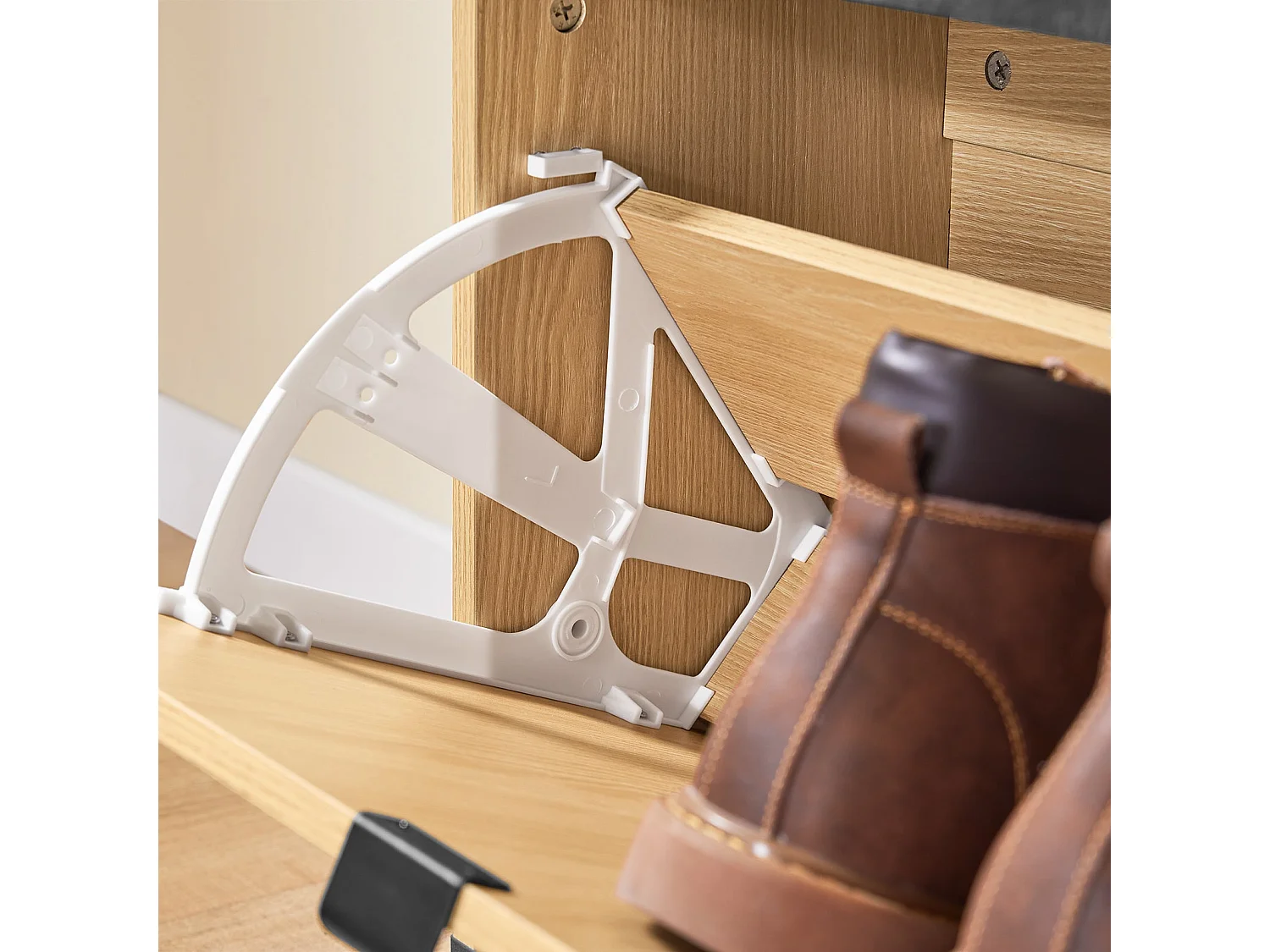 SoBuy Meuble à chaussures moderne à 2 portes pour 8-12 paires avec structure résistante effet marbre noir et bois clair 60x24x88cm