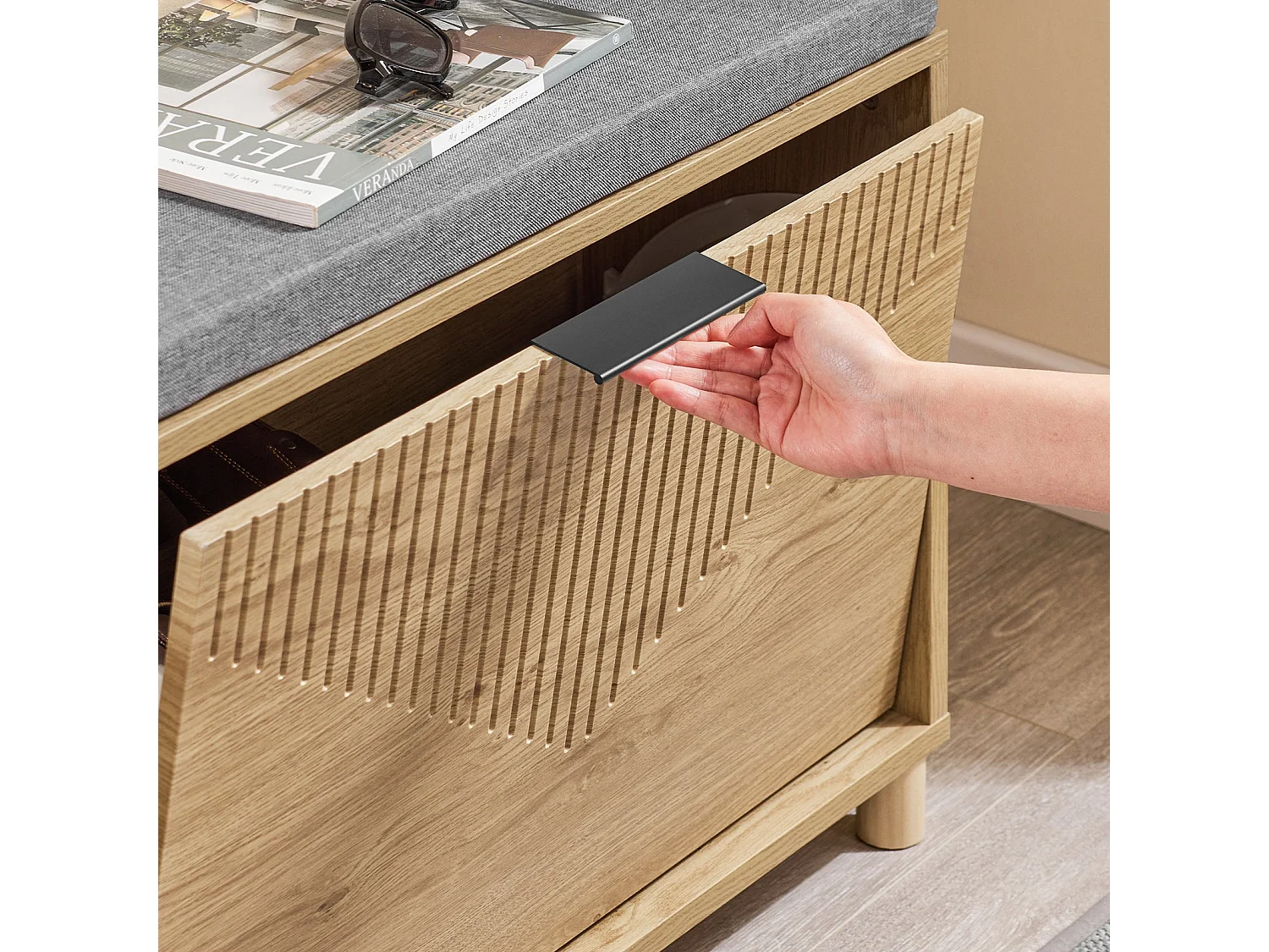 SoBuy ławka wejściowa wąska oszczędzająca miejsce z poduszką do przechowywania jasne drewno i szary 60x24x50cm