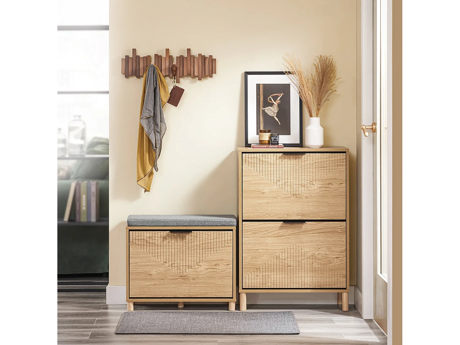 SoBuy Armoire à chaussures mince peu encombrante avec portes pliantes en bois clair pour 8 paires 60x24x88 cm