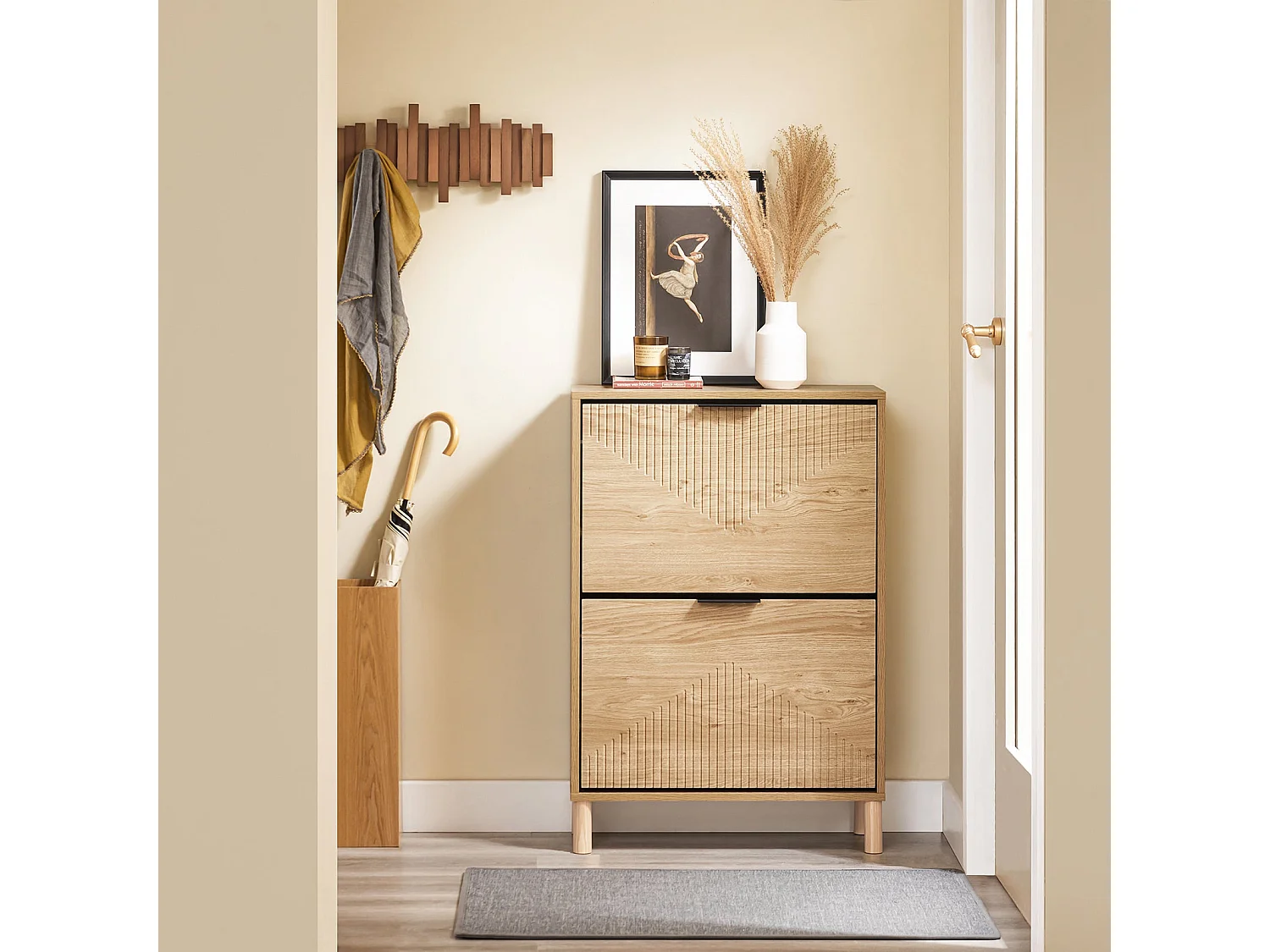 SoBuy Armoire à chaussures mince peu encombrante avec portes pliantes en bois clair pour 8 paires 60x24x88 cm