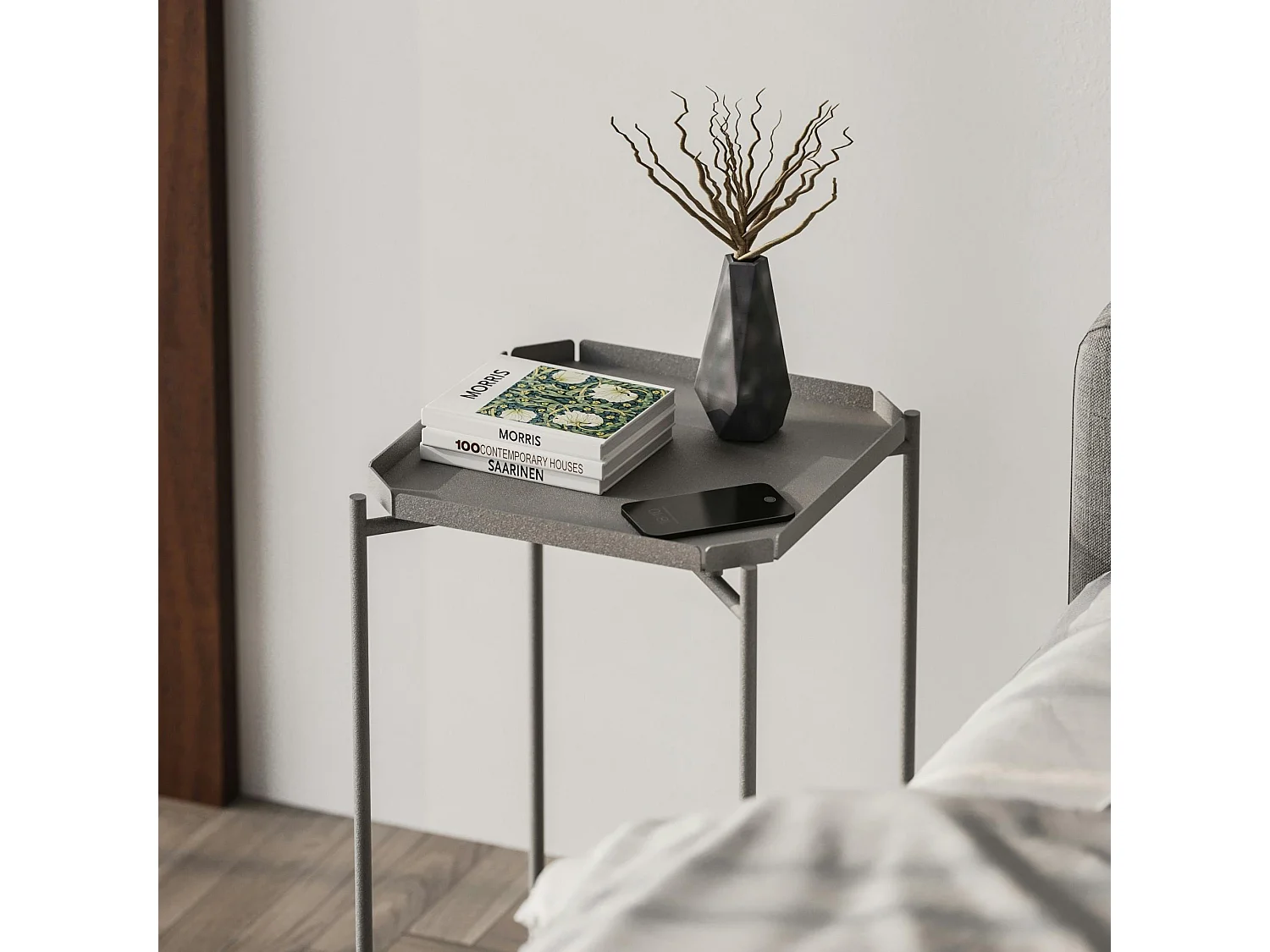 Petite table d’appoint grise carrée, pieds croisés SFAX