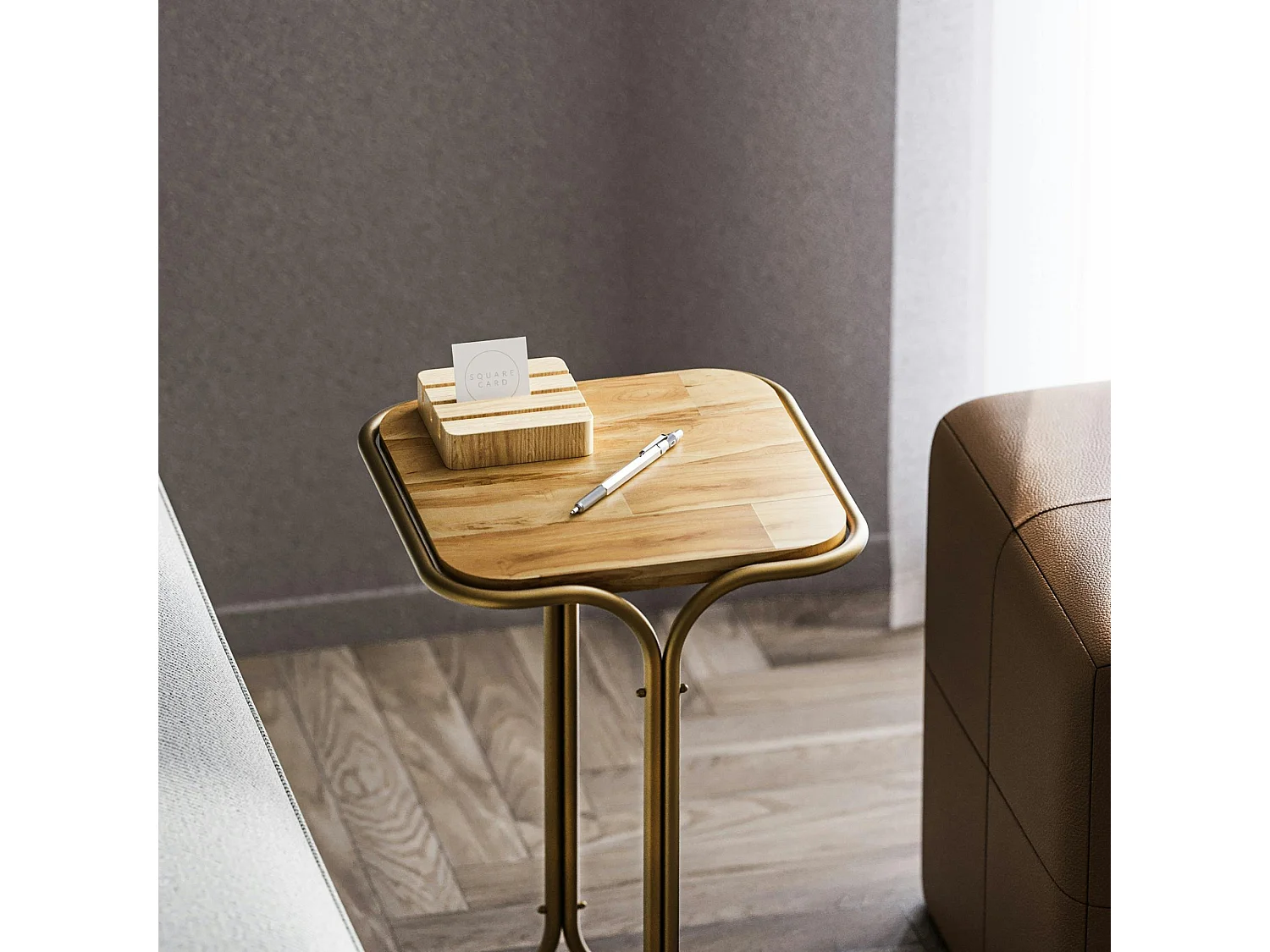 Petite table d'appoint dorée carrée - plateau bois clair JENA