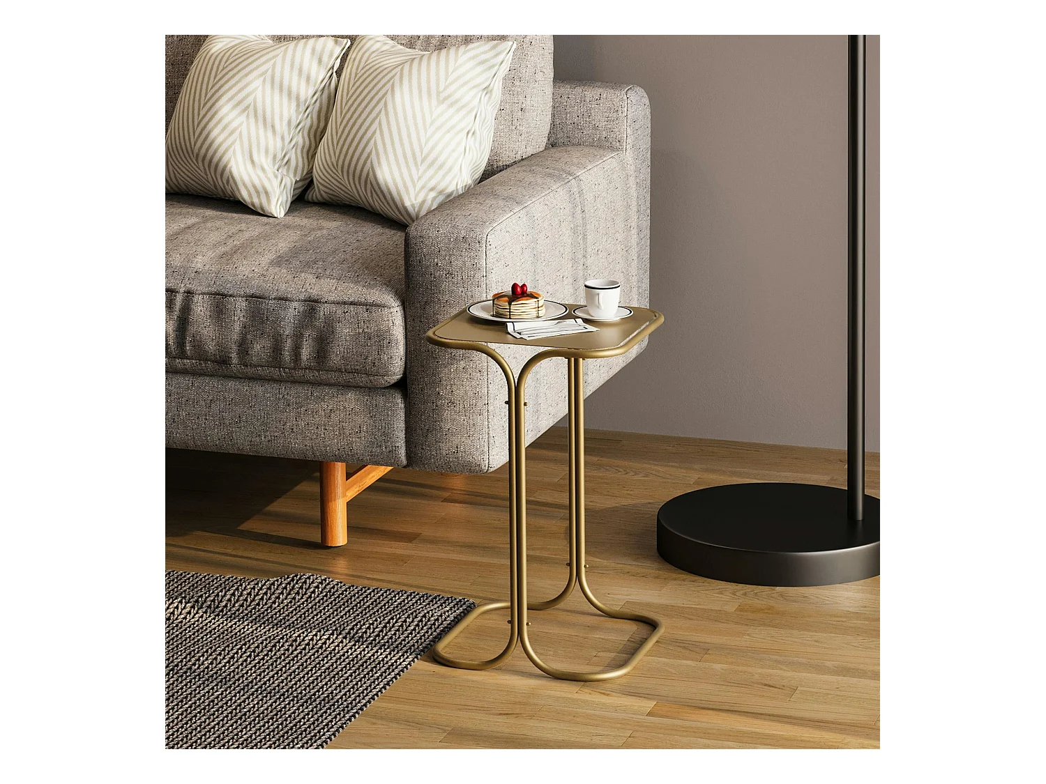 Petite table d'appoint dorée carrée - finition mate JENA