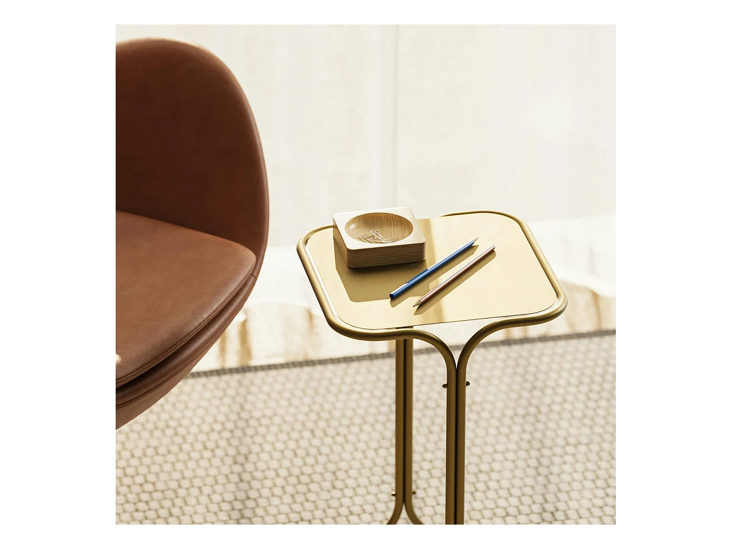 Petite table d'appoint dorée carrée - finition mate JENA