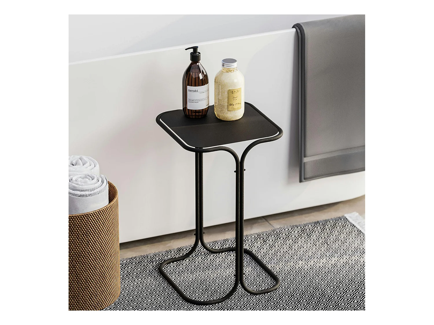 Petite table d'appoint noire carrée - finition mate JENA