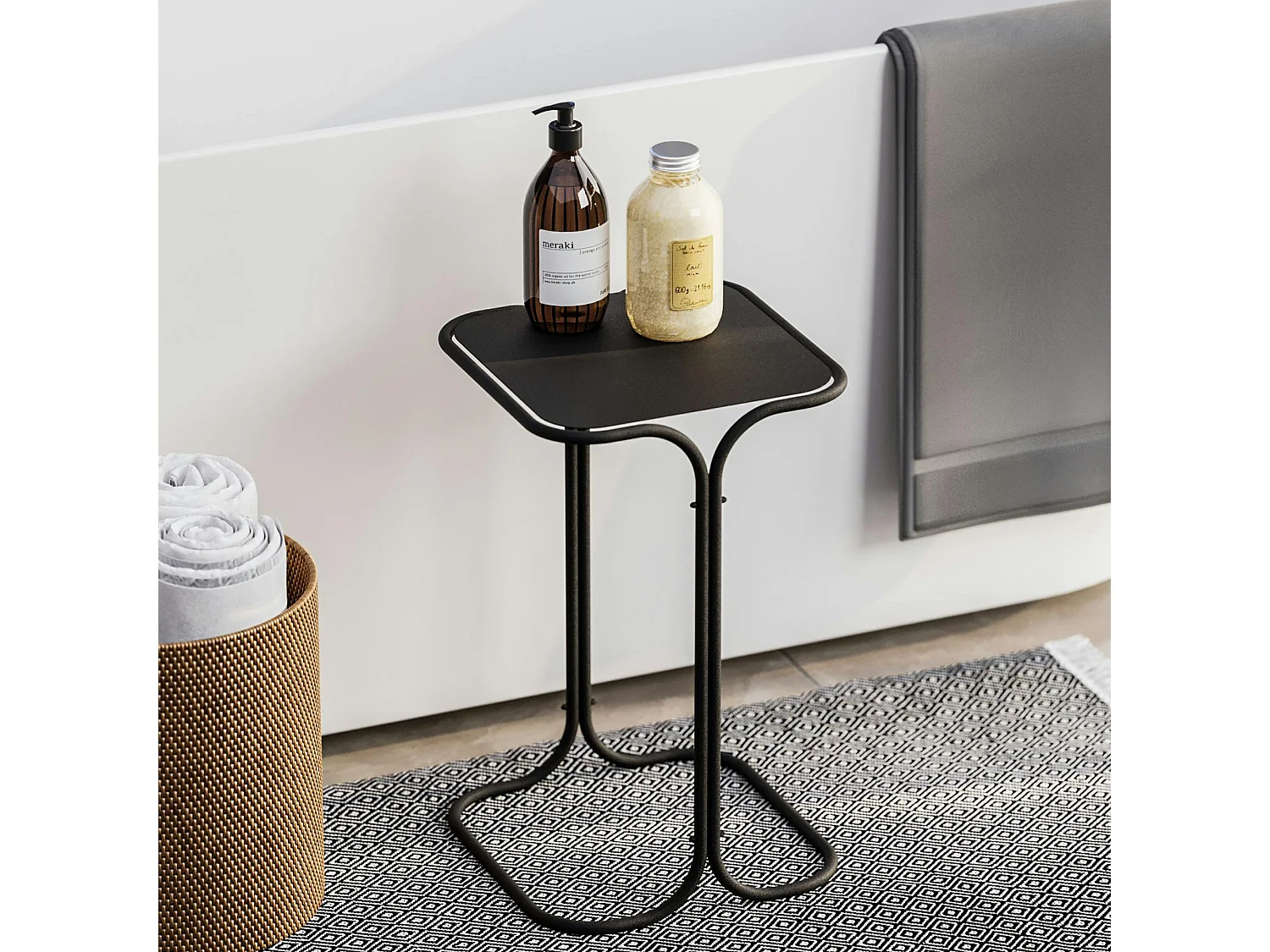 Petite table d'appoint noire carrée - finition mate JENA