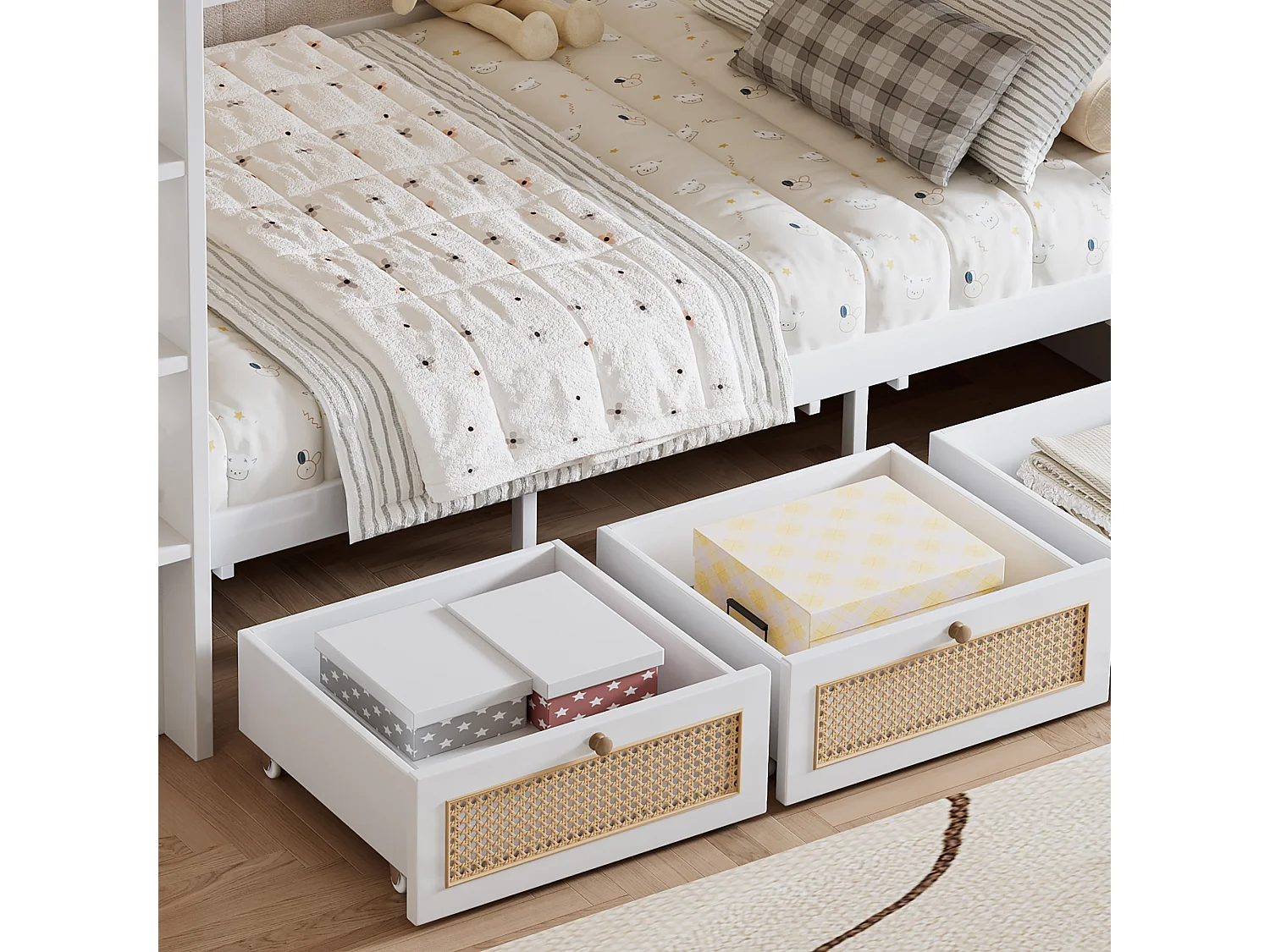 Łóżko piętrowe 90×200 cm - z 3 szufladami - z drabiną bezpieczeństwa - z barierką z rattanu - Drewno lite + MDF - białe + naturalny