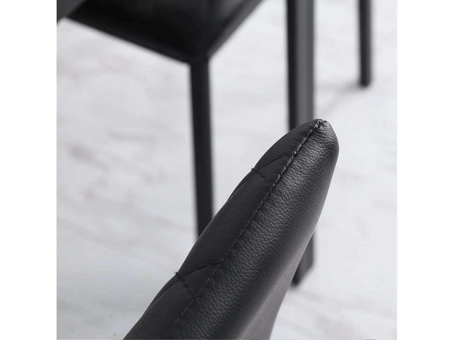 Set di 4 sedie da pranzo moderne in finta pelle nero