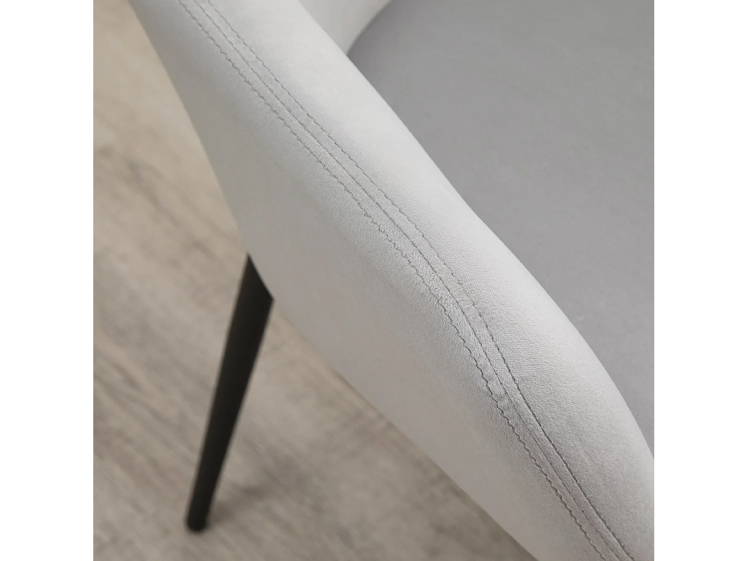 Set 2 sedie per soggiorno stile nordico con seduta imbottita