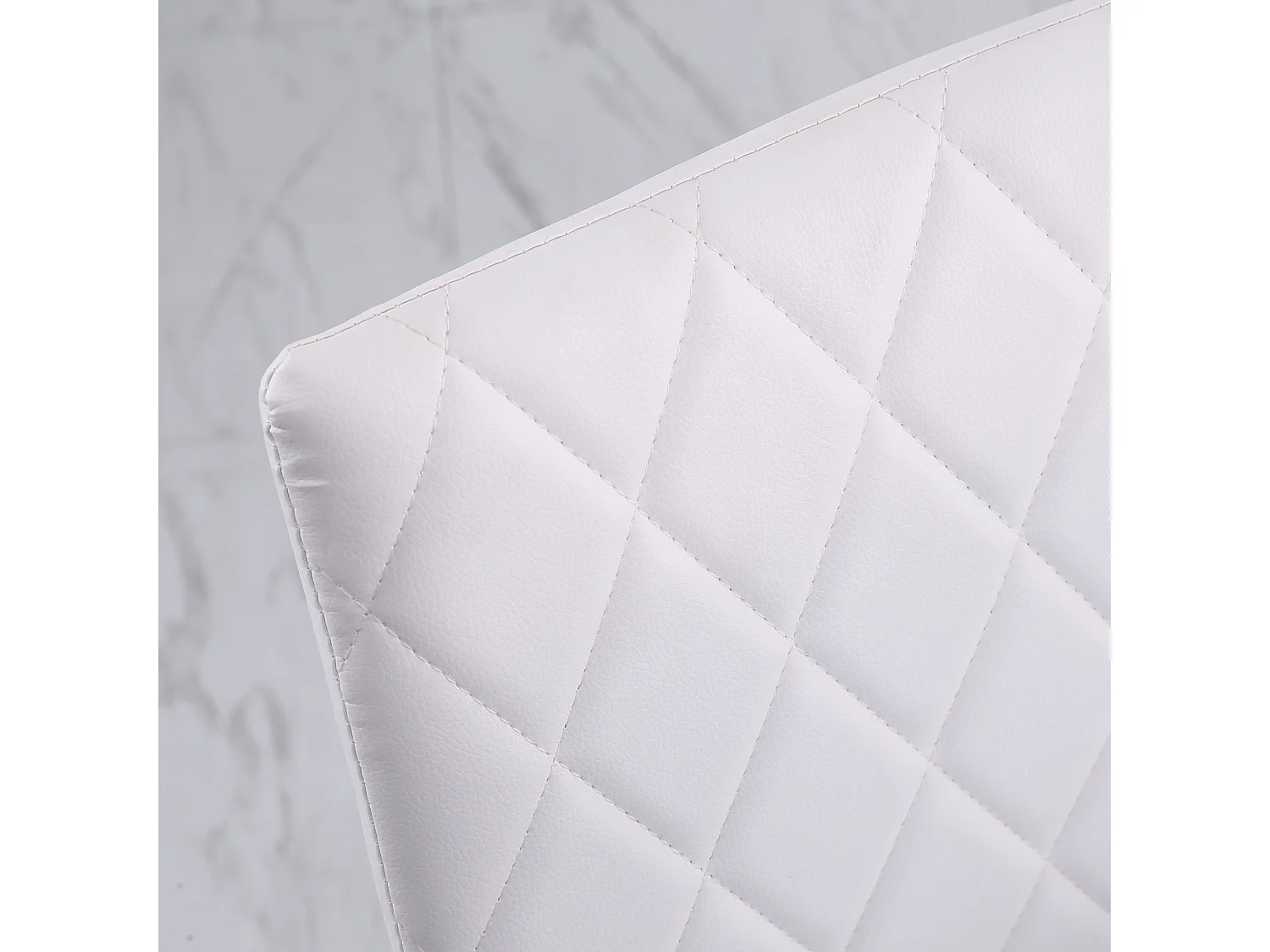 Set 4 sedie imbottite 41x50x91cm in similpelle bianca