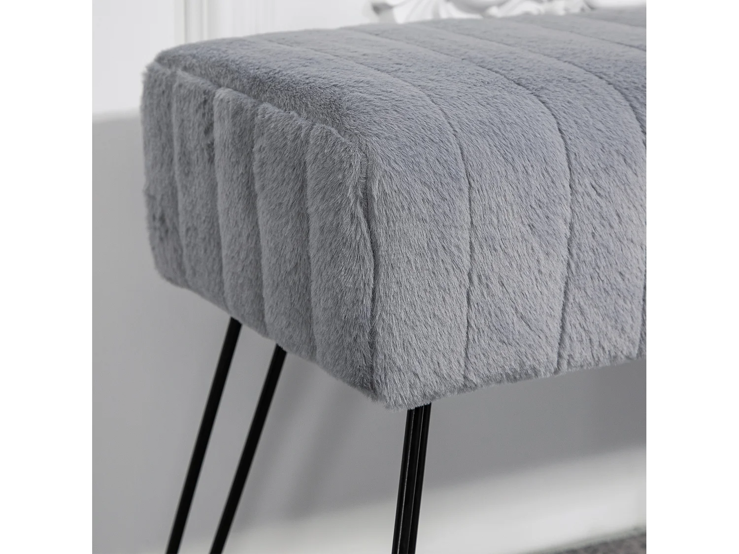 Panca fondo letto imbottita in peluche legno e metallo grigia nera