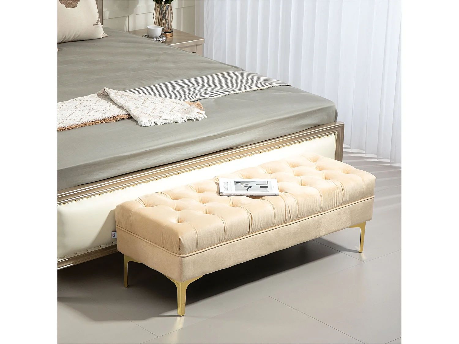 Panca fondo letto in tessuto effetto velluto trapuntato beige