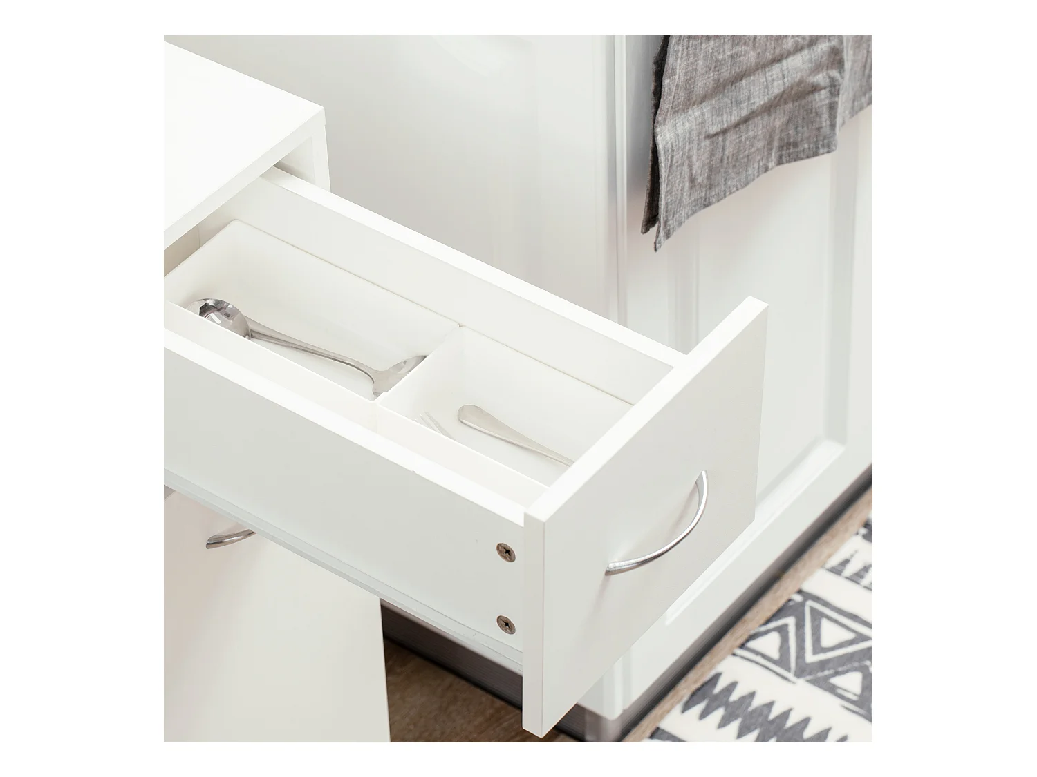 Carrello da cucina con 2 ripiani aperti e cassetto estraibile