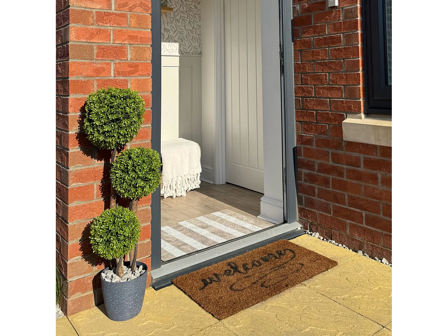 Pianta di bosso finta a 3 sfere con vaso incluso alta 90cm