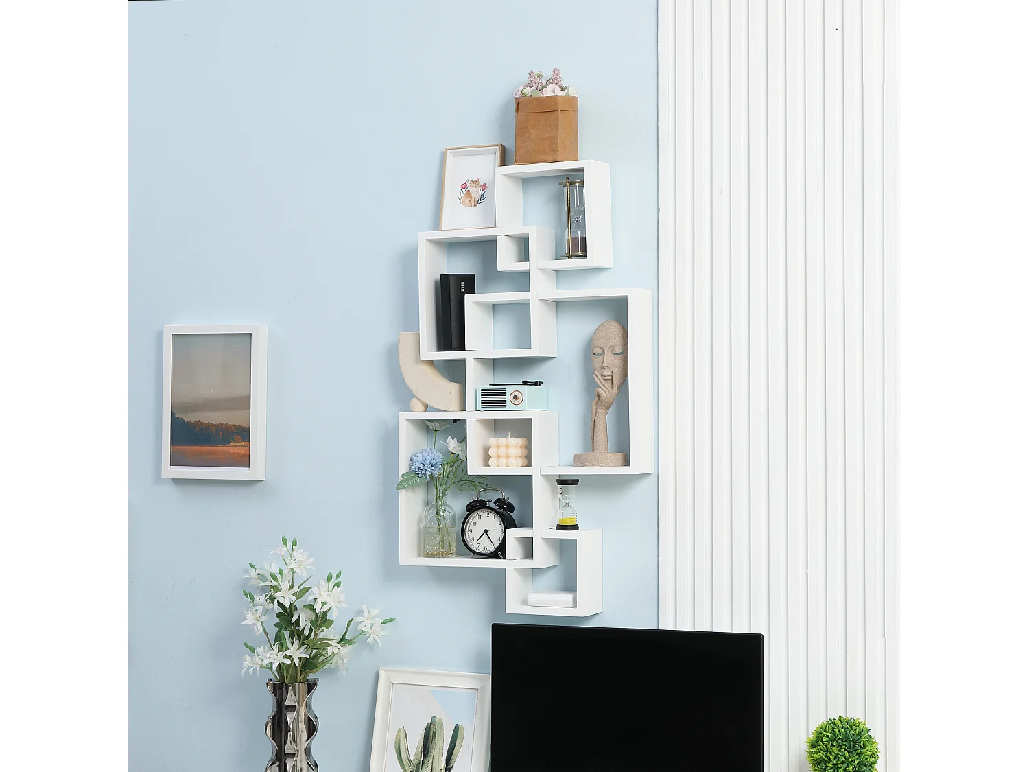 Libreria moderna sospesa con 5 cubi intrecciati in legno bianco