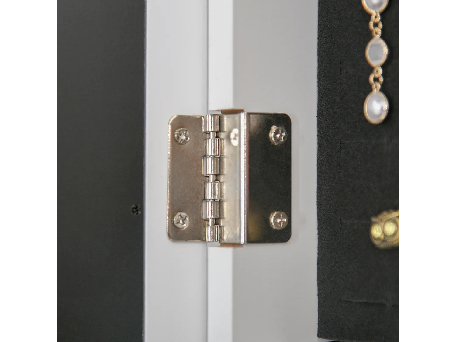 Armadietto portagioie con specchio regolabile e luci led bianco caldo