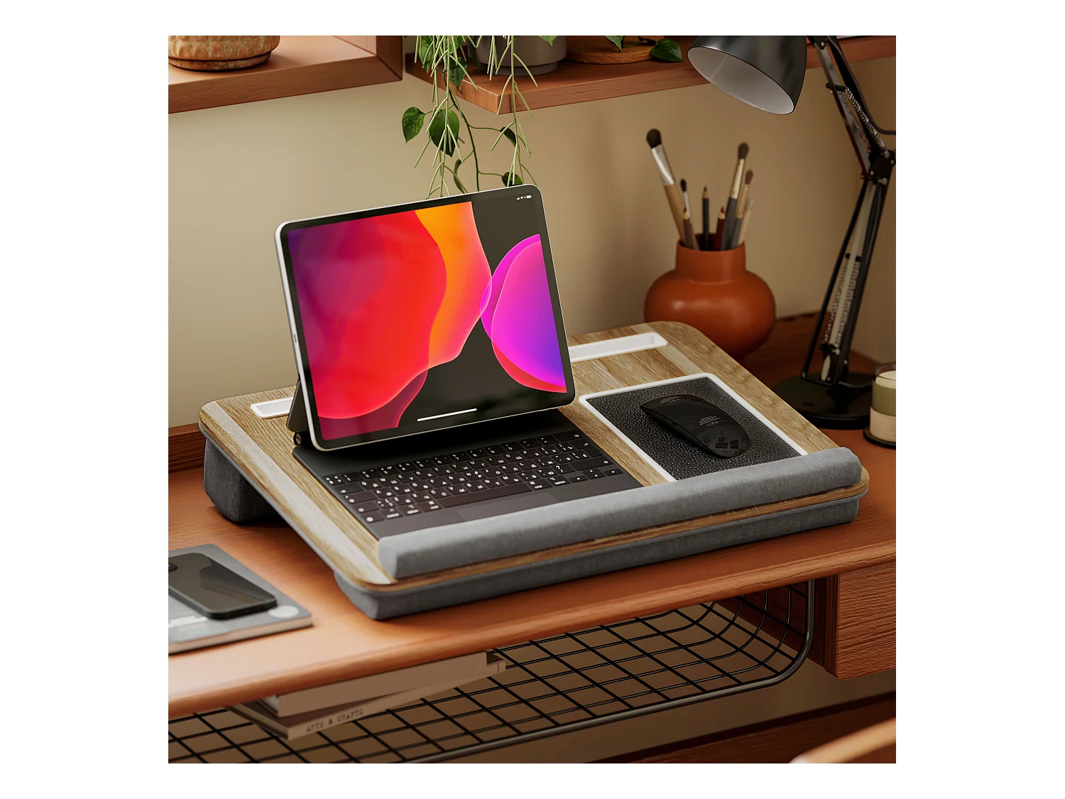 Supporto per laptop 15.6&nbsp; con tappetino mouse e porta smartphone