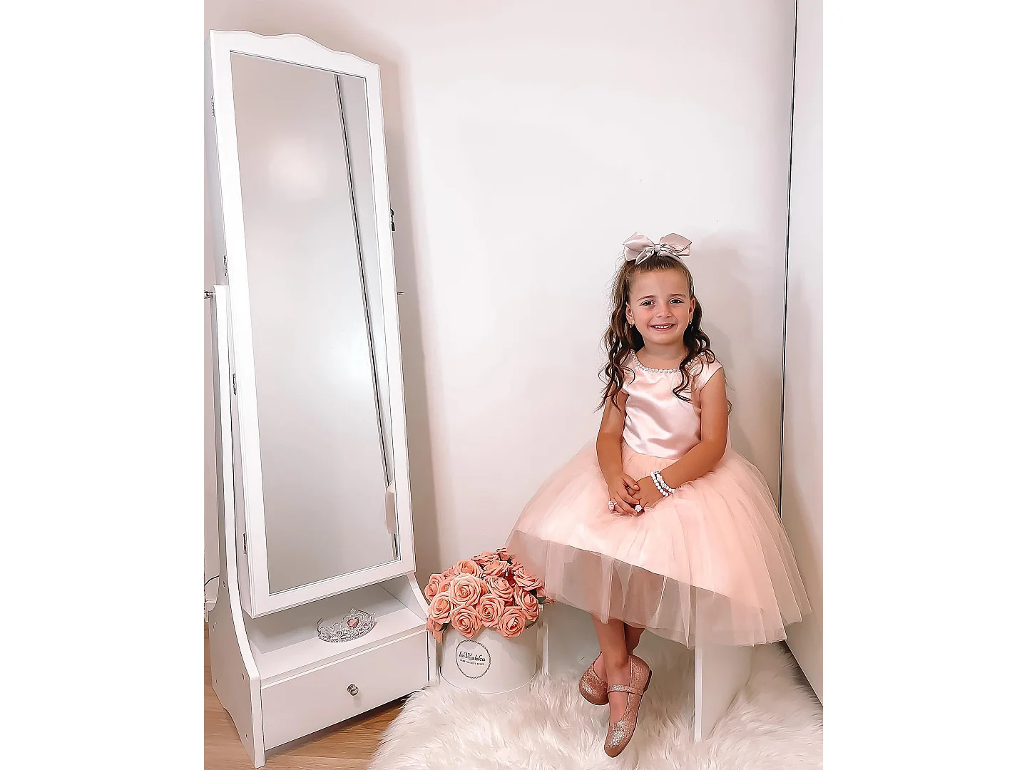 Armadio portagioie con specchiera cassetto e luci led bianco