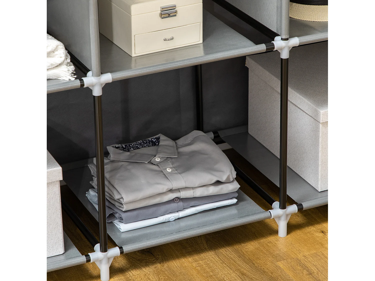 Guardaroba in tessuto e acciaio con 8 ripiani e 2 barre grigio carbone