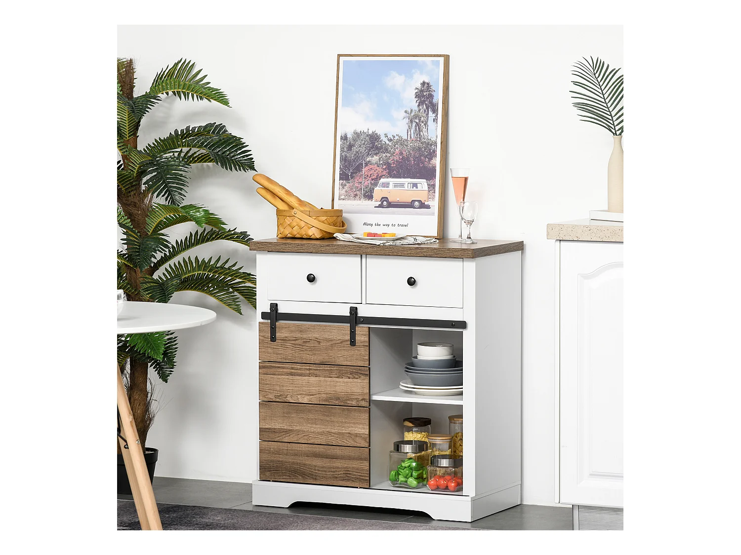 Mobile da cucina rustico con 2 cassetti ripiani aperti portabottiglie